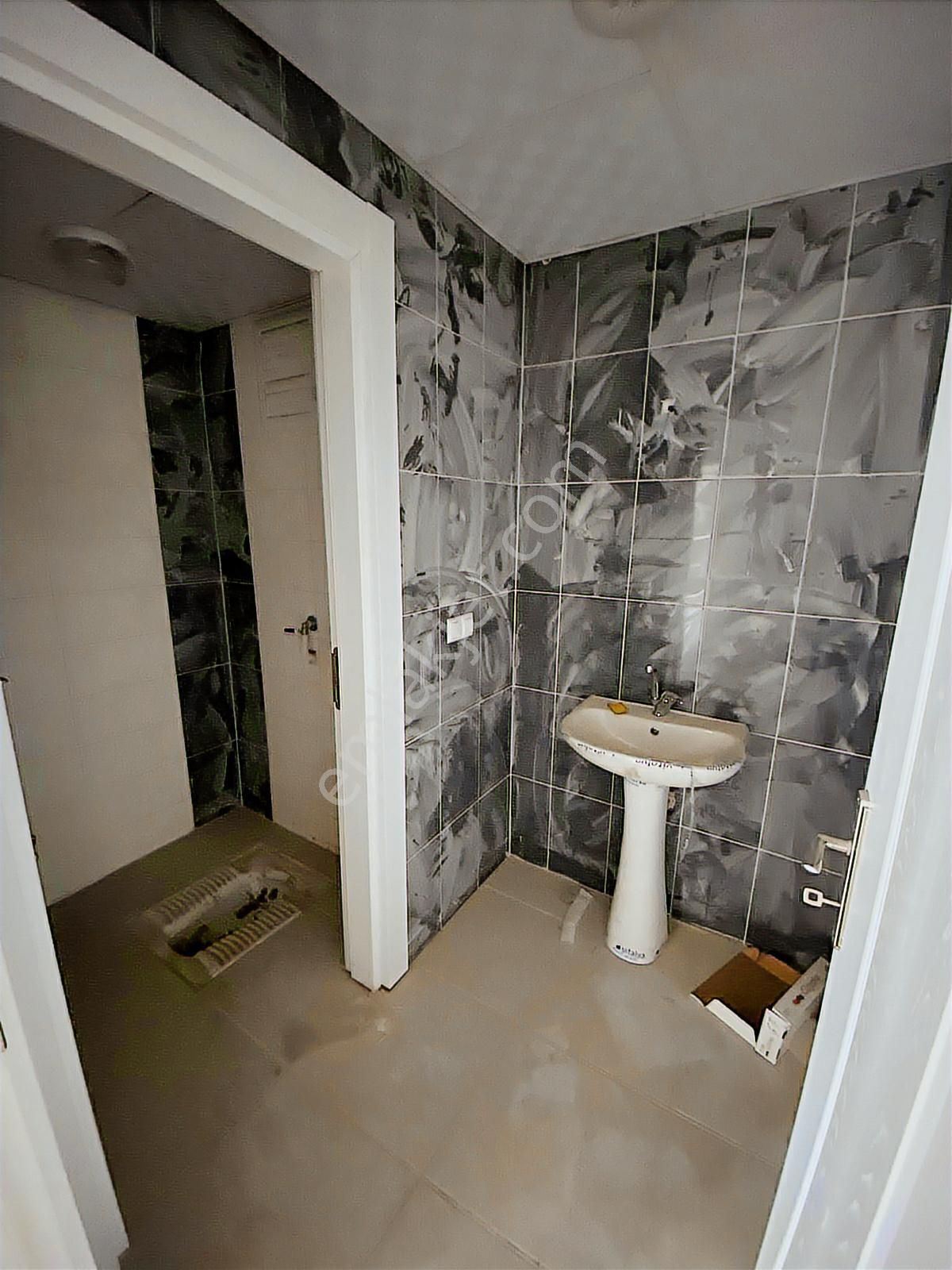 Emlakyap Tan Satılık Borcsuz Daire 3+1 165 M2 Dolu Hisse - Görsel 4