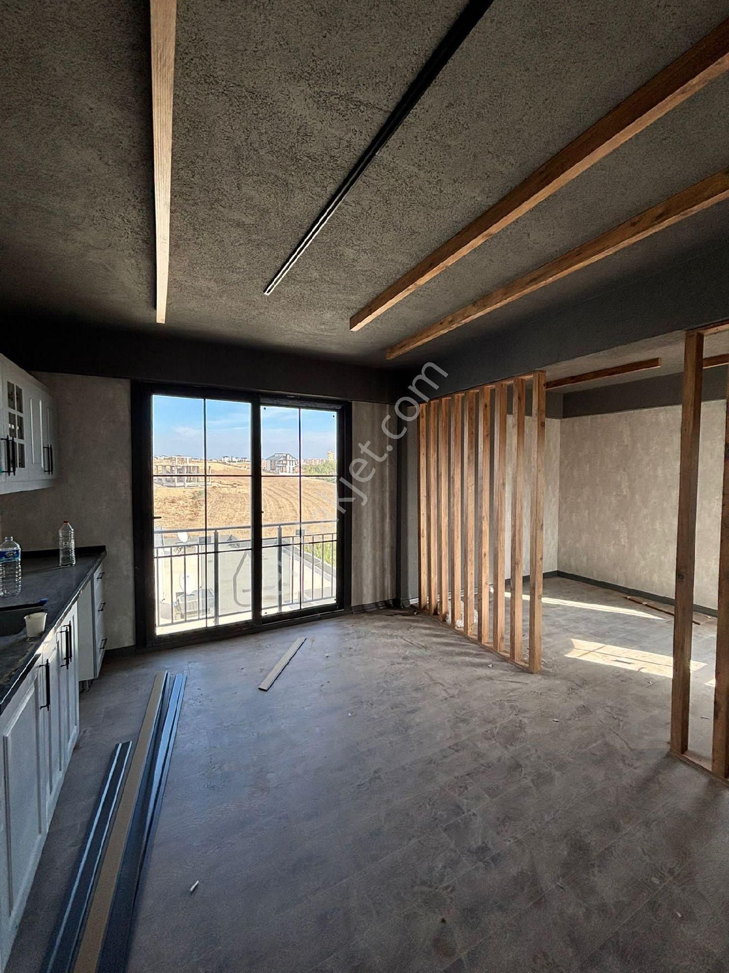 Çınarlıda Bulvar Üzeri 1+1 Ultra Lüks Satılık Daireler - Görsel 4