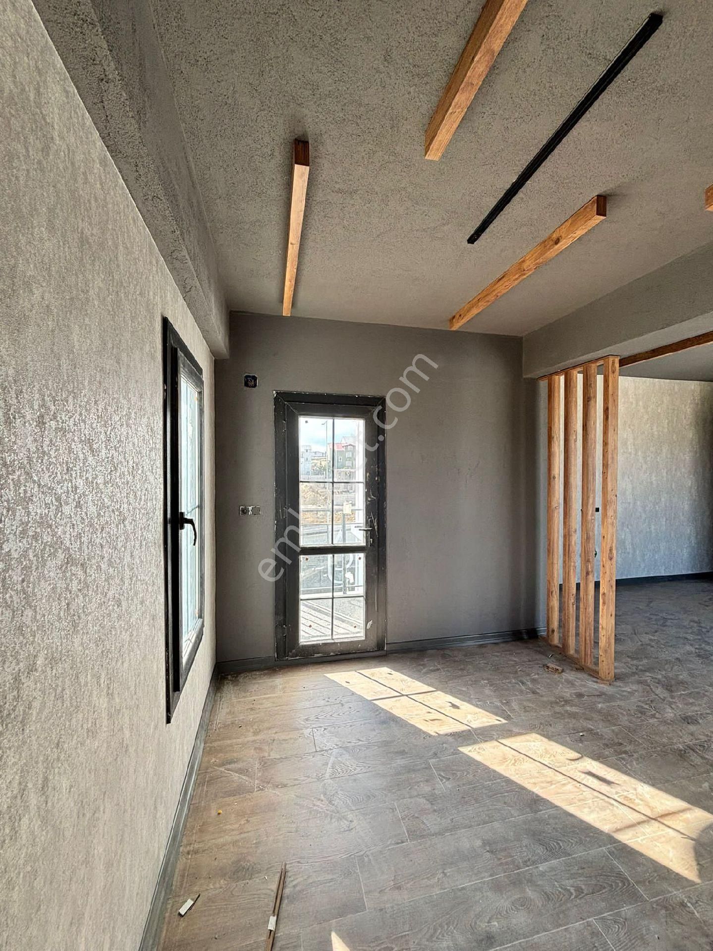 Çınarlıda Bulvar Üzeri 1+1 Ultra Lüks Satılık Daireler - Görsel 6