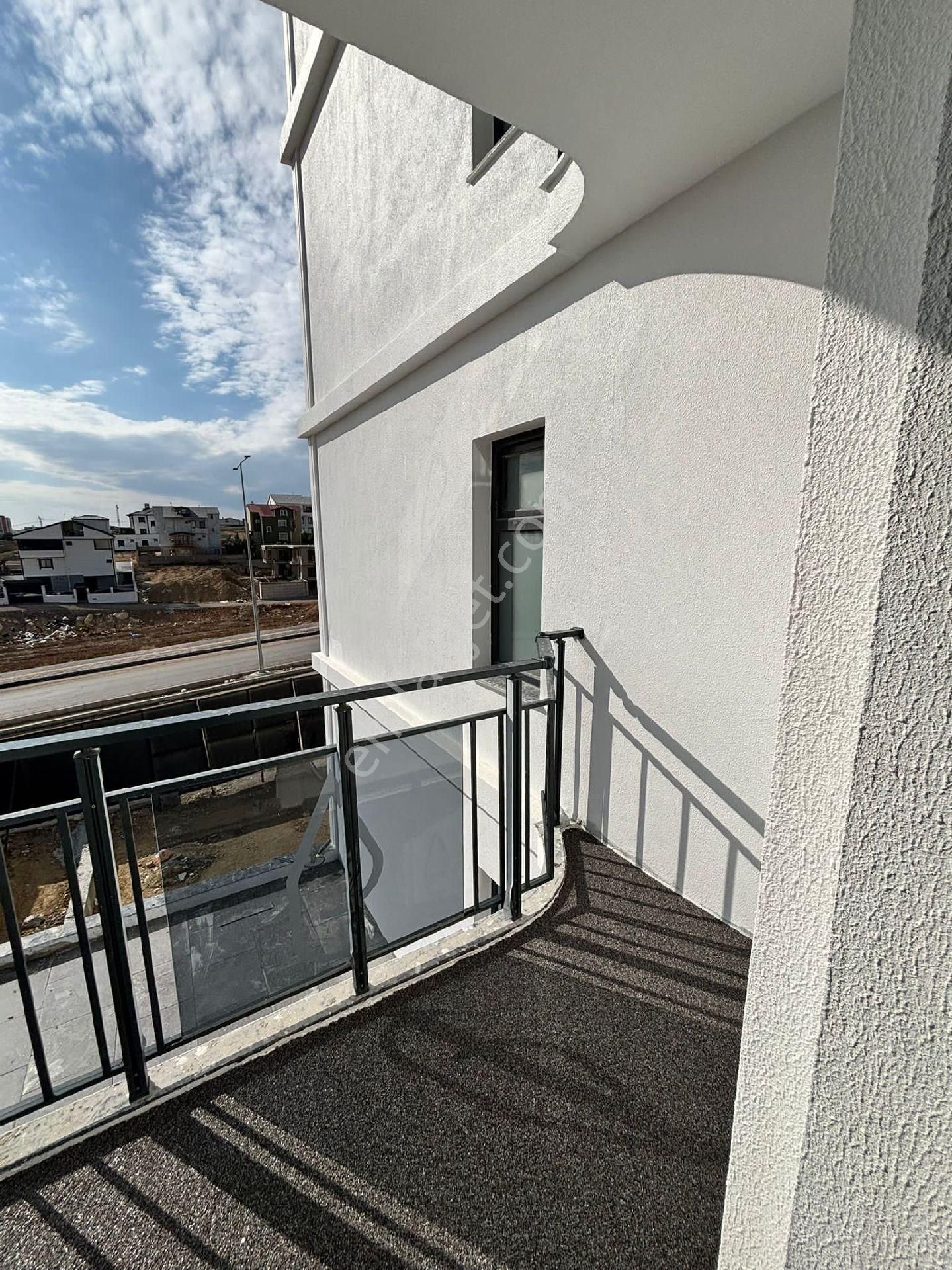 Çınarlıda Bulvar Üzeri 1+1 Ultra Lüks Satılık Daireler - Görsel 20