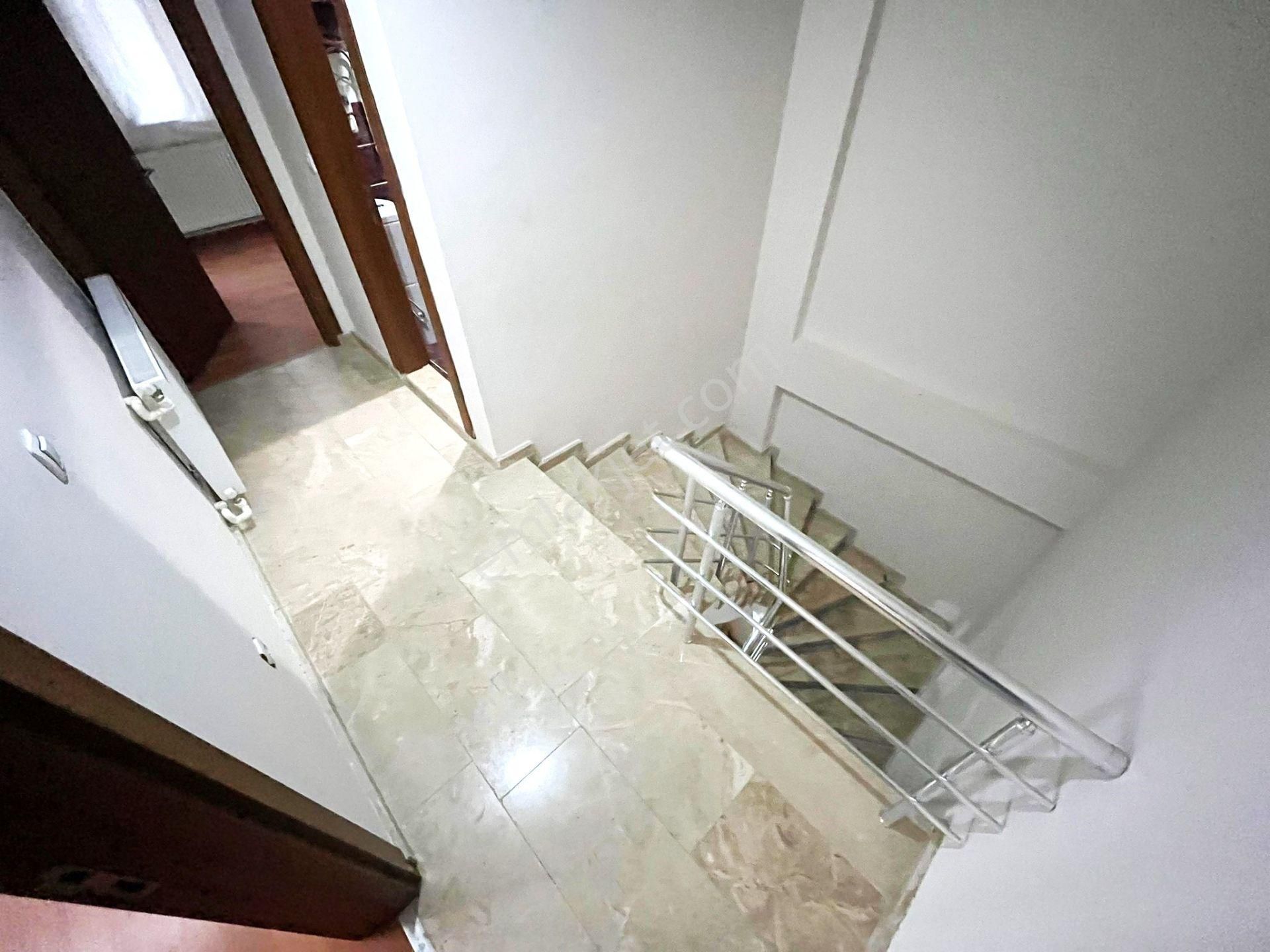 Tek Yetkili Aygül'den Akçay'da Giyinme Odalı Geniş Teraslı Ebeveyn Banyolu 4+1 Acill Satılık Villa - Görsel 23