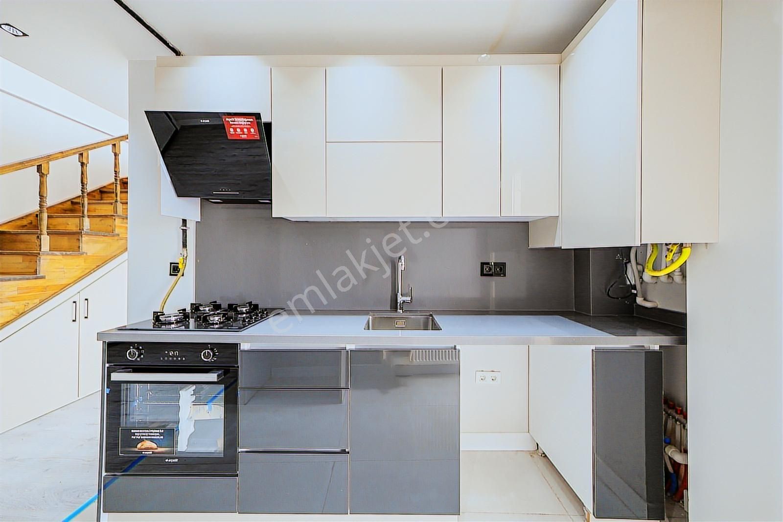 Dikilitaş'ta Fırsat Tapu Masrafsız Dubleks Daire - Görsel 15