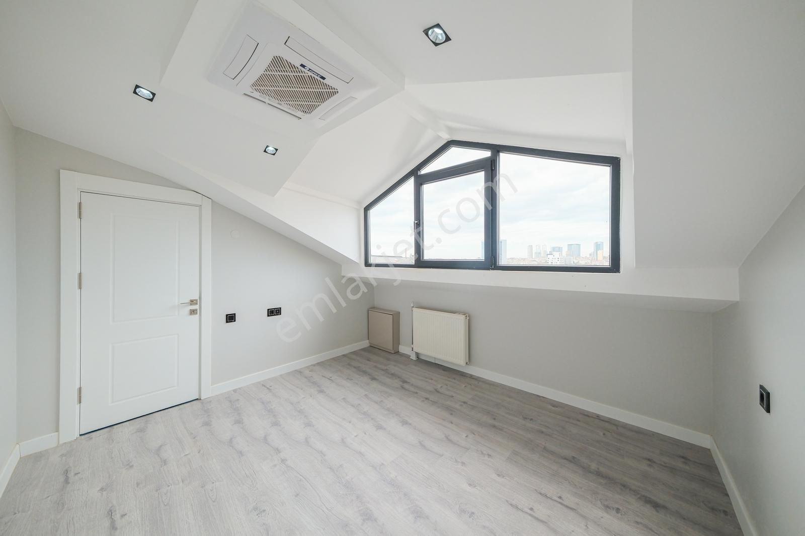 Dikilitaş'ta Fırsat Tapu Masrafsız Dubleks Daire - Görsel 11