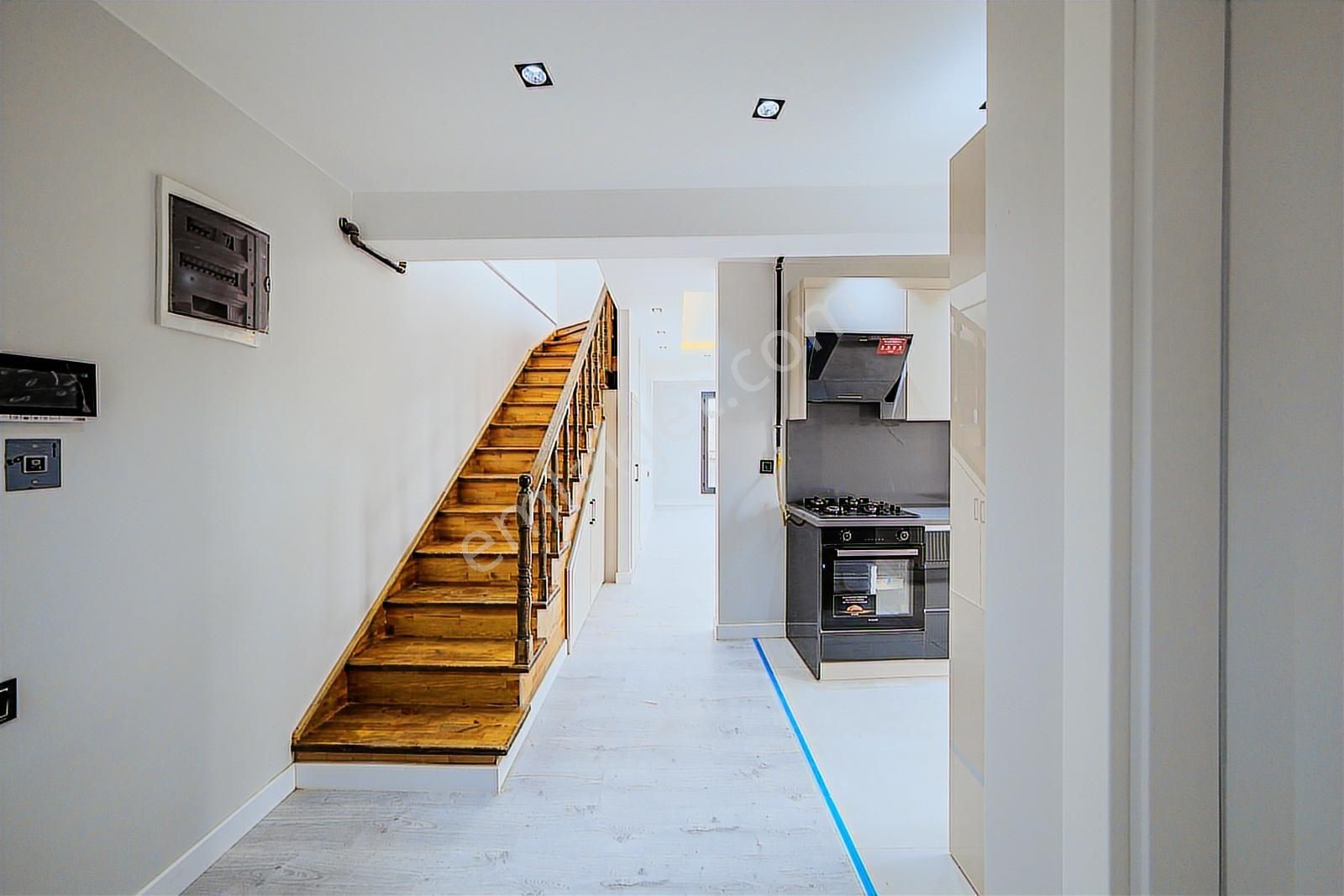 Dikilitaş'ta Fırsat Tapu Masrafsız Dubleks Daire - Görsel 34