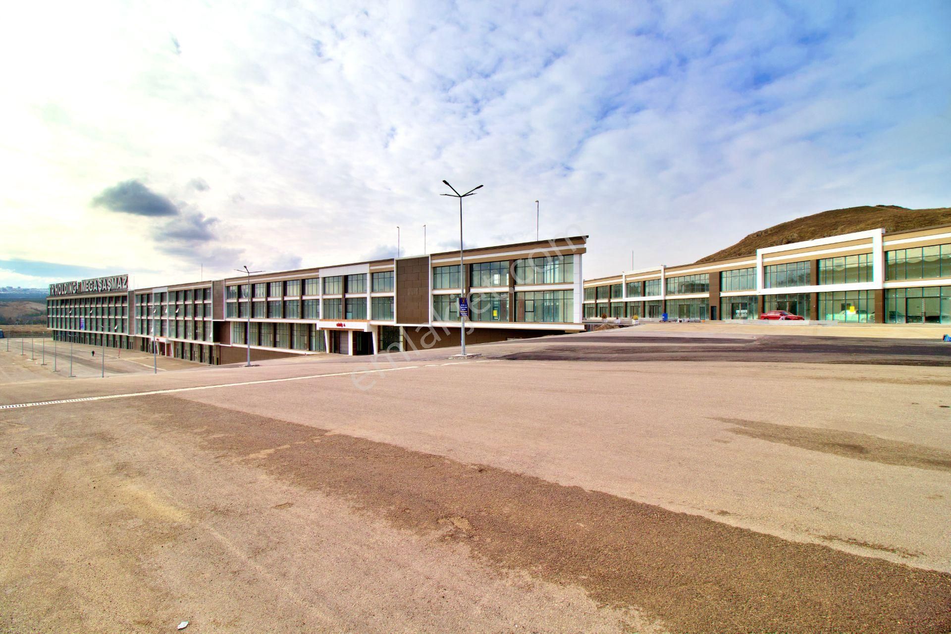 312 | Mega Şaşmaz Geniş Kullanımlı İskan Alınmış Satılık Dükkan