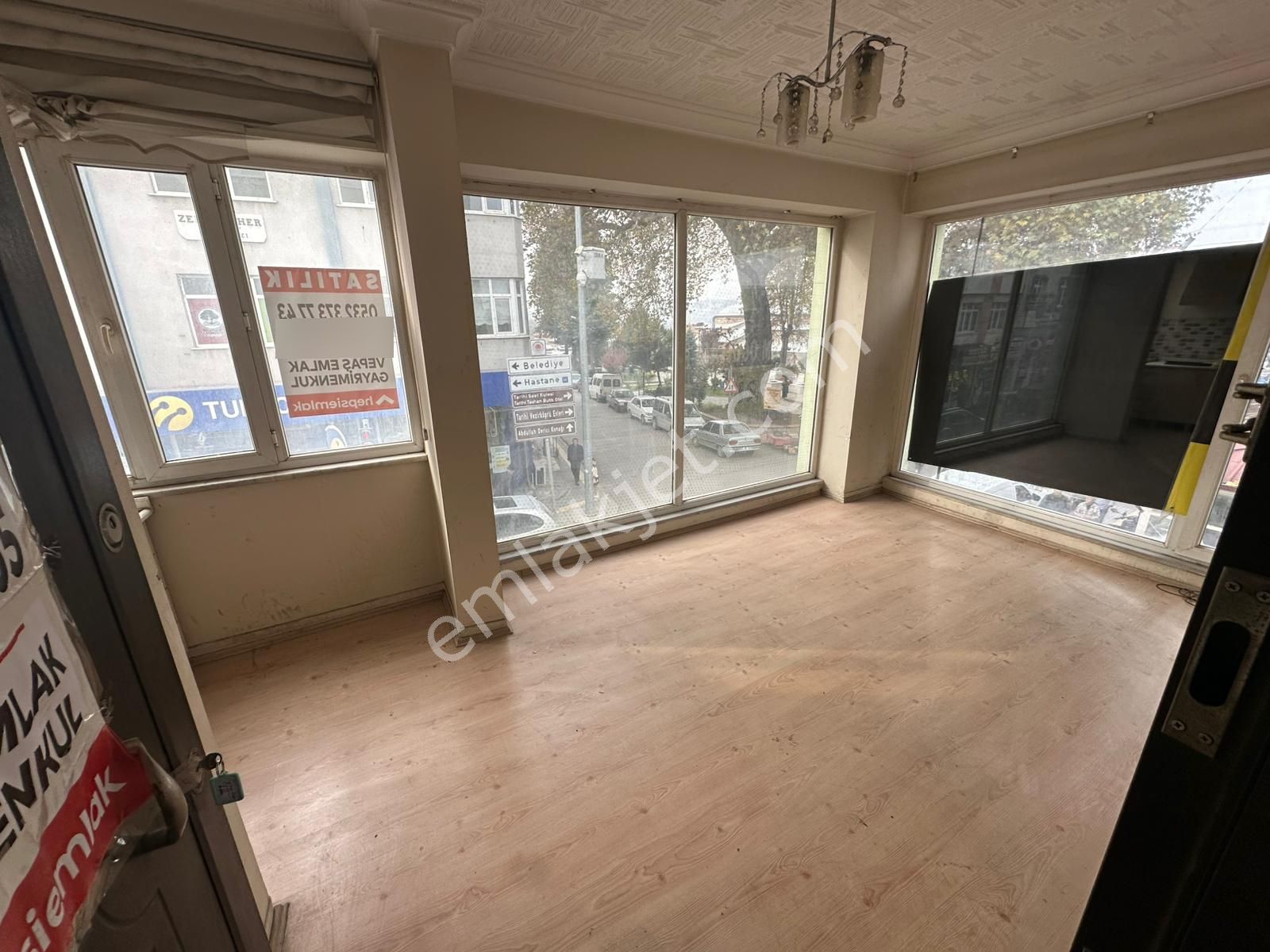Vepaş'tan Tarihi Çınar Ağacı Karşısı Satılık 1+1 Büro & Ofis - Görsel 2
