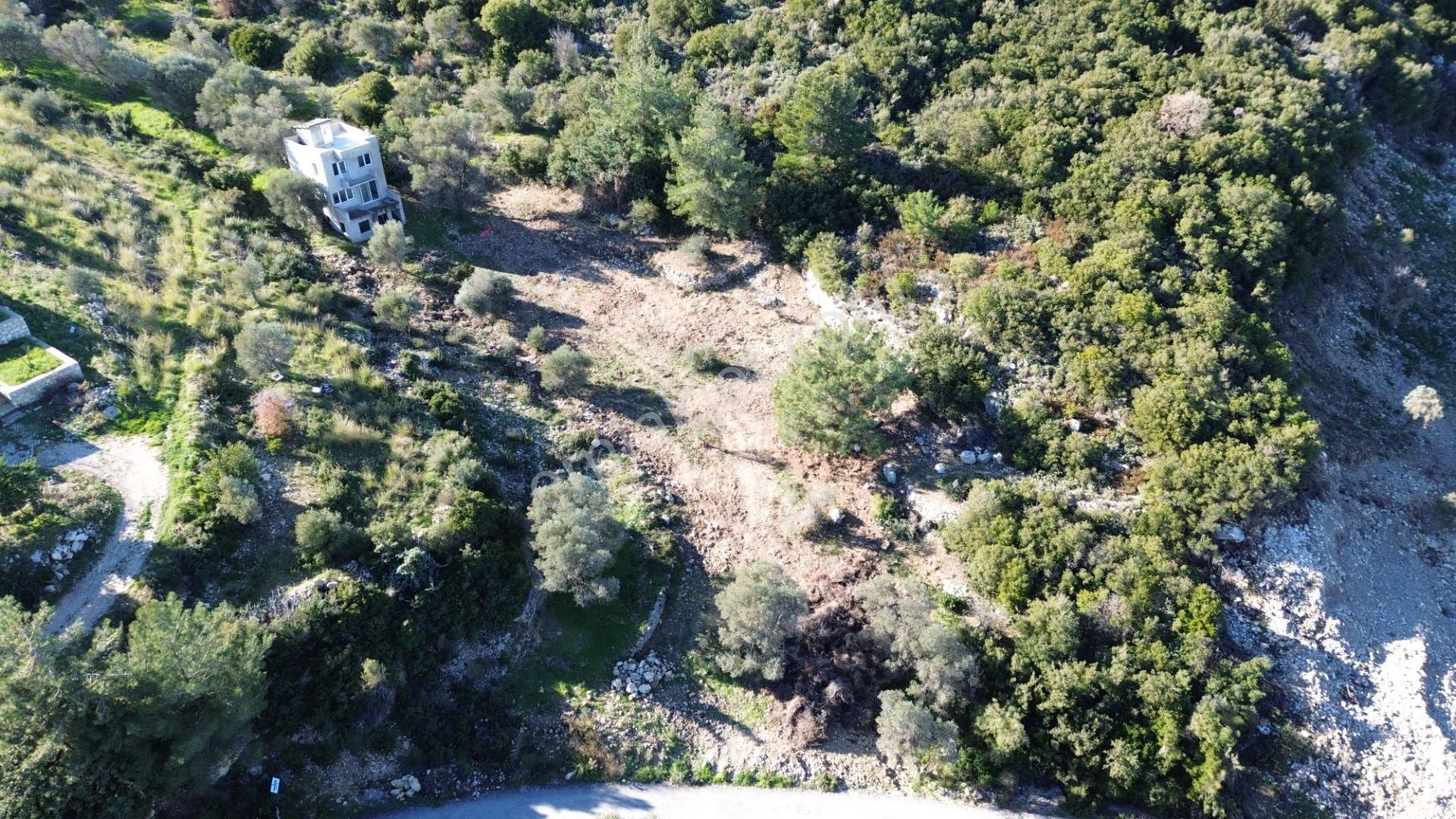 Karaburun İnecik'te İçerisinde 4+1 Müstakil Villa Bulunan Arazi - Görsel 13