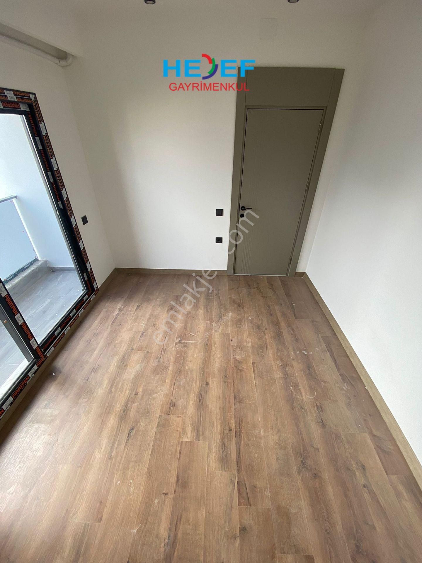 Hedef'ten Yaşardoğu Cad. Üzeri Deniz Manzaralı Kombili 1+1 - Görsel 12