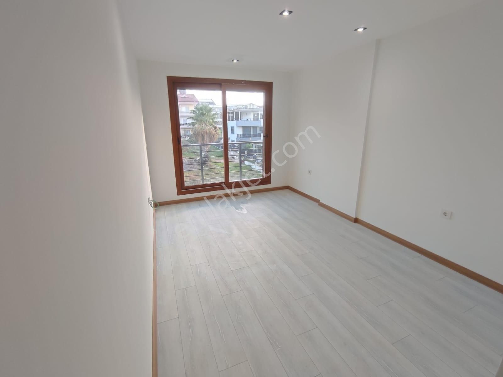 Hisar Mahallesinde Bitişik Nizam 5+1 Havuzlu Triplex Villa - Görsel 20