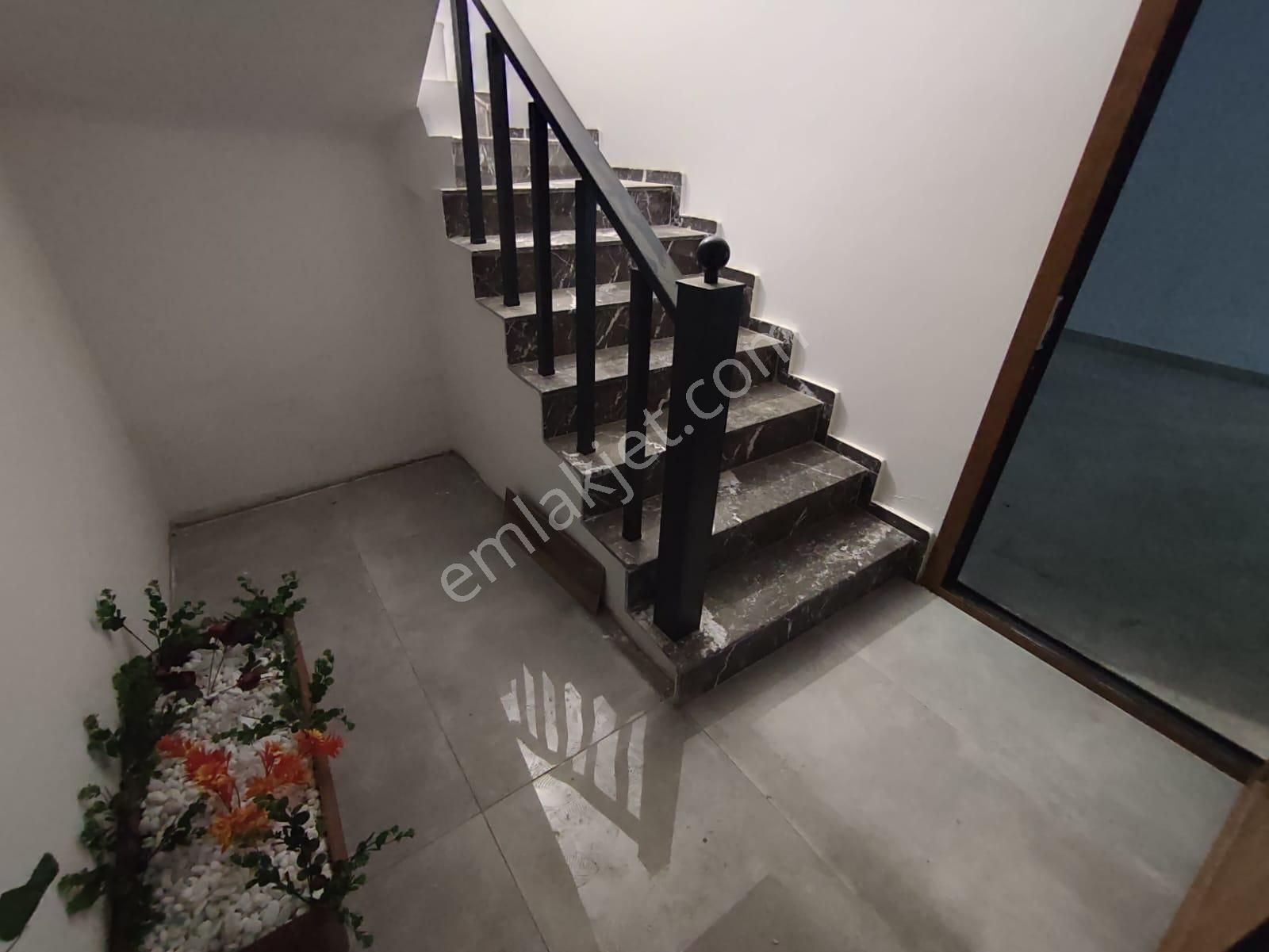 Hisar Mahallesinde Bitişik Nizam 5+1 Havuzlu Triplex Villa - Görsel 30