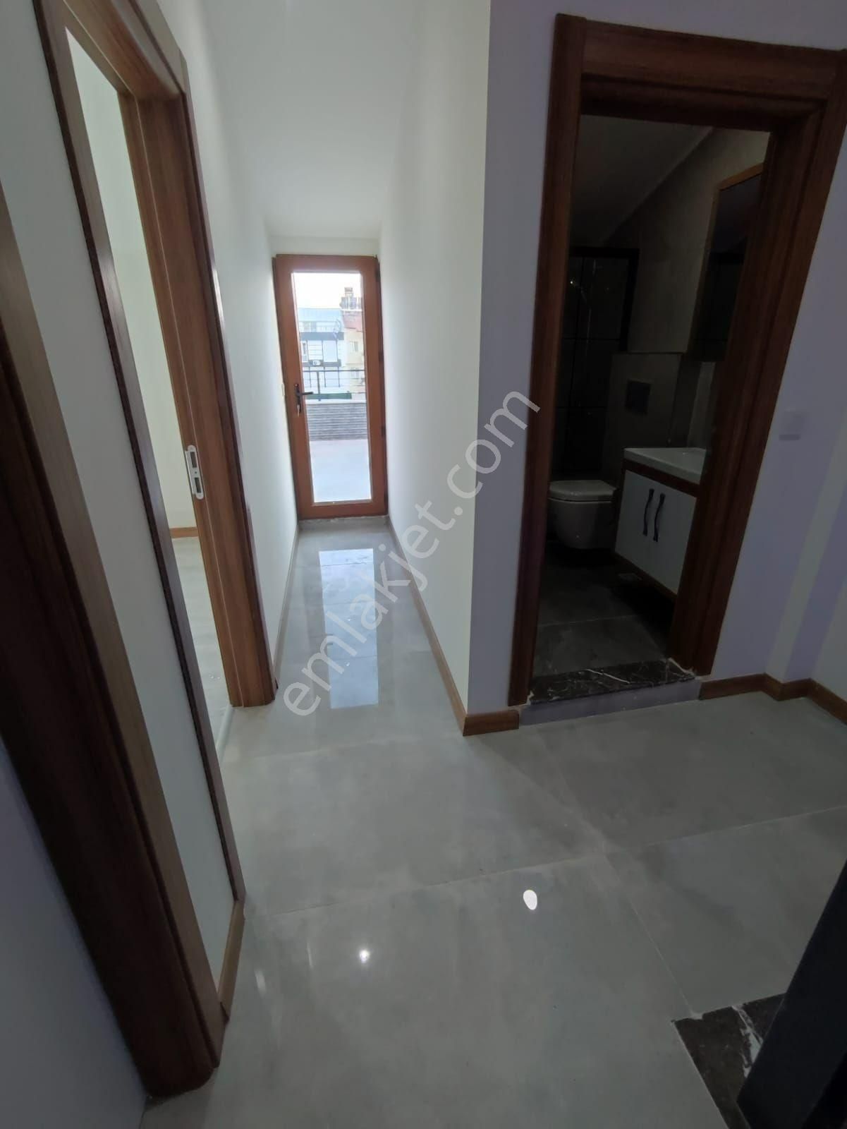 Hisar Mahallesinde Bitişik Nizam 5+1 Havuzlu Triplex Villa - Görsel 22