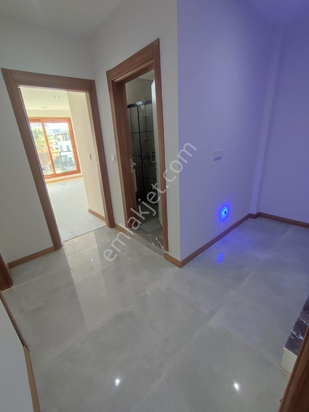 Hisar Mahallesinde Bitişik Nizam 5+1 Havuzlu Triplex Villa - Görsel 11