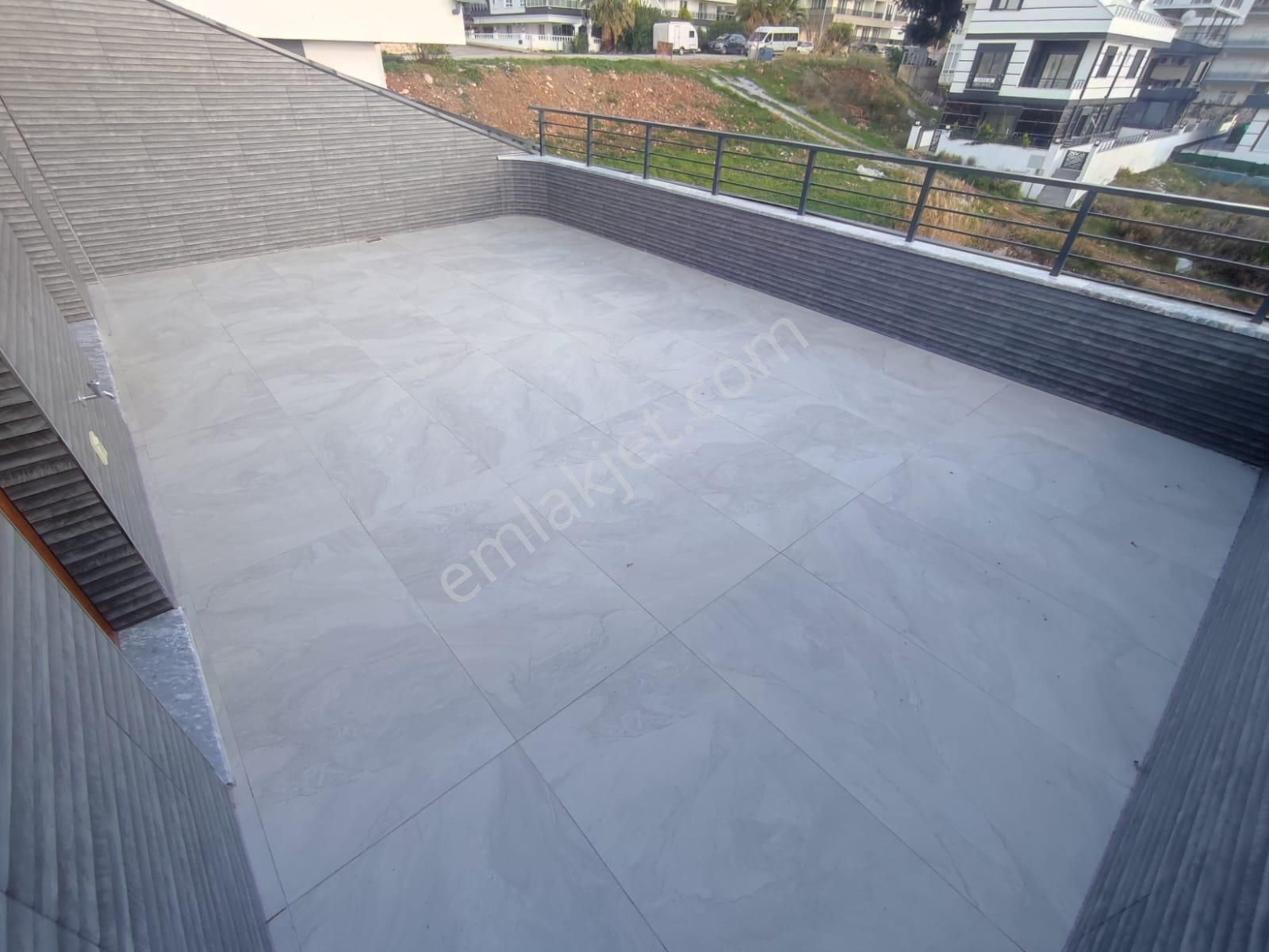 Hisar Mahallesinde Bitişik Nizam 5+1 Havuzlu Triplex Villa - Görsel 32