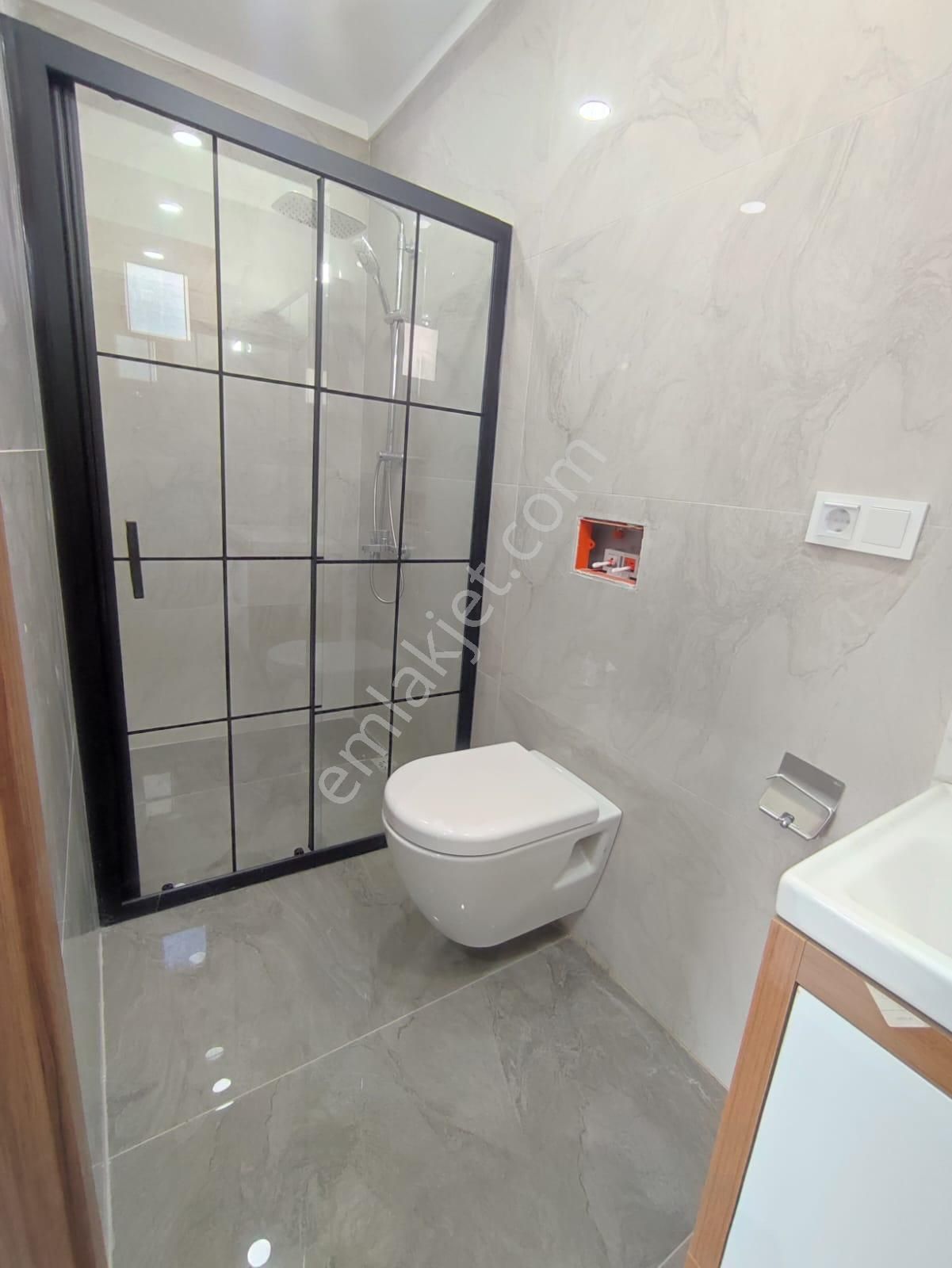 Hisar Mahallesinde Bitişik Nizam 5+1 Havuzlu Triplex Villa - Görsel 17