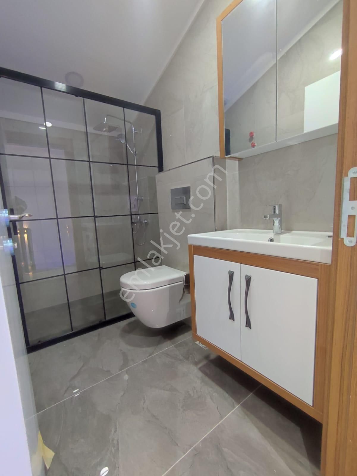 Hisar Mahallesinde Bitişik Nizam 5+1 Havuzlu Triplex Villa - Görsel 24