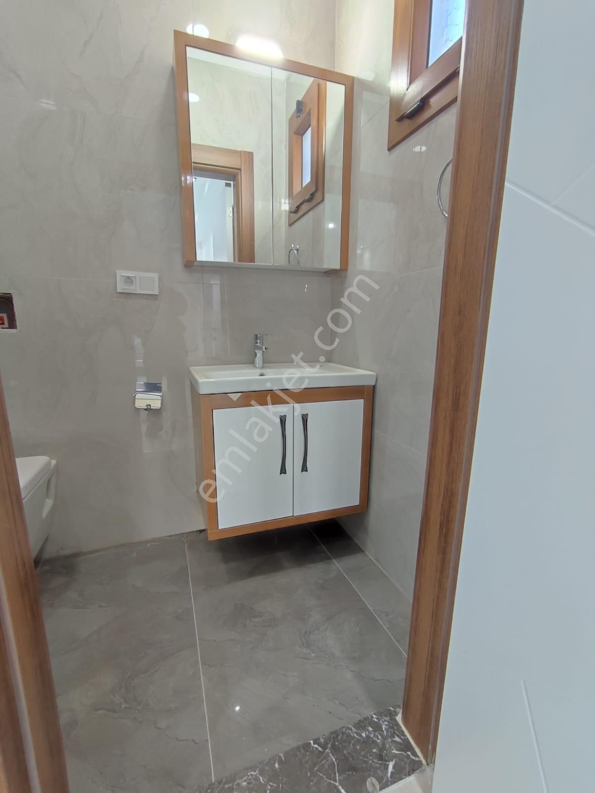 Hisar Mahallesinde Bitişik Nizam 5+1 Havuzlu Triplex Villa - Görsel 18