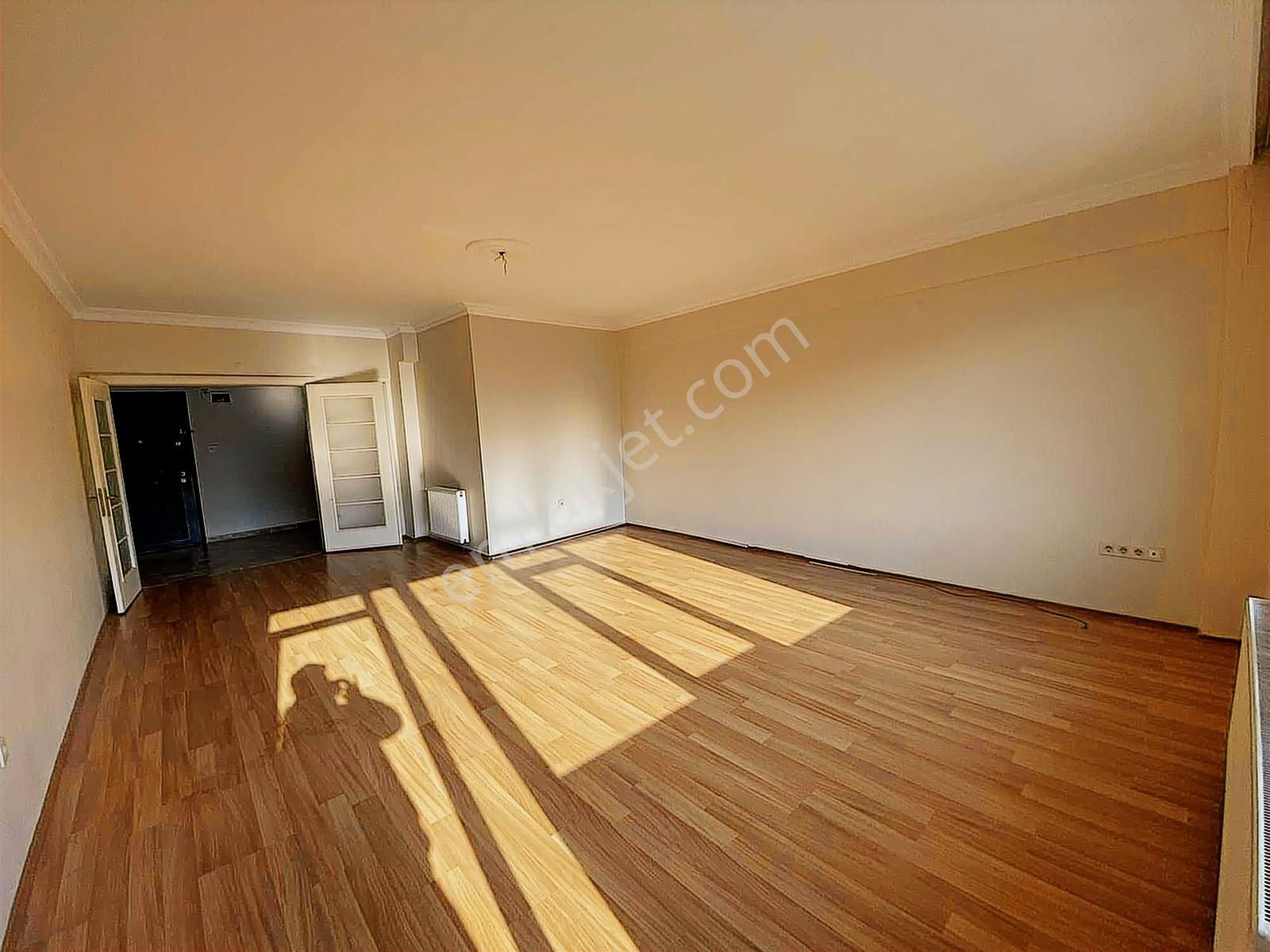 Üsküdar Cumhuriyet Caddesinde Geniş Balkonlu Ferah Arakat Daire - Görsel 30