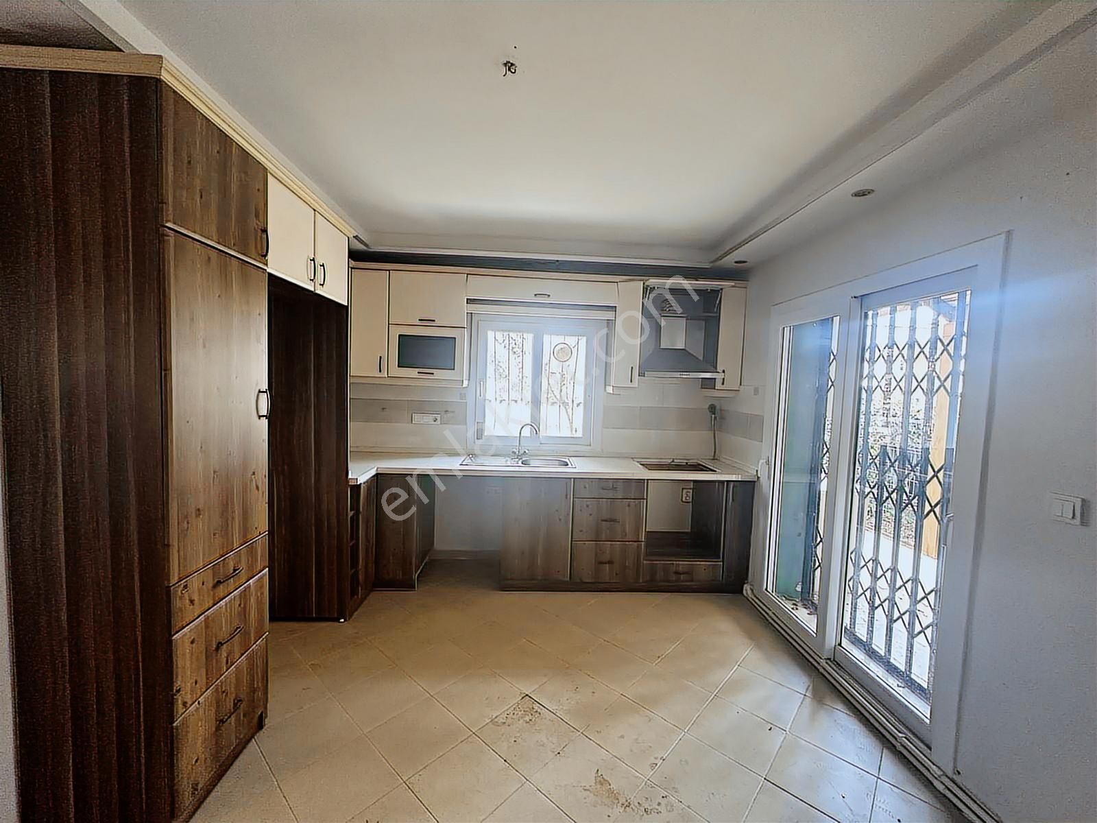 Urla Atatürk Mah Köşe Ve Mükemmel Konum Kiralık Villa - Görsel 15