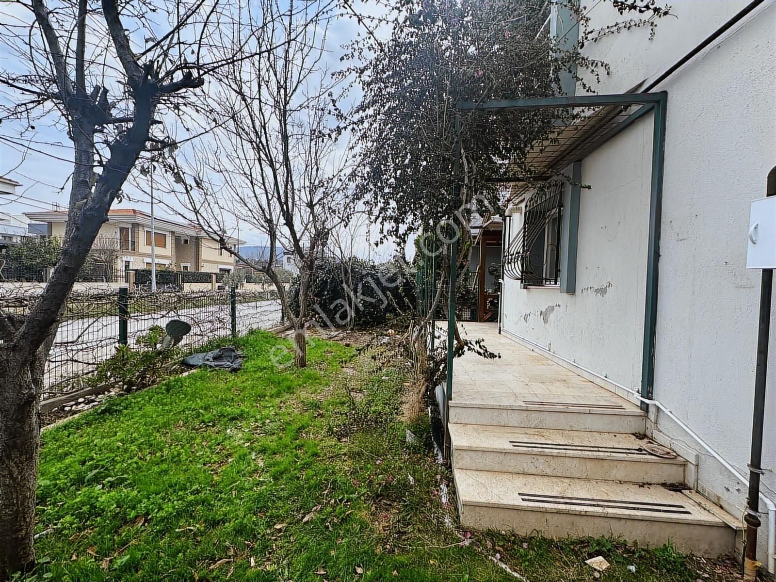 Urla Atatürk Mah Köşe Ve Mükemmel Konum Kiralık Villa - Görsel 12