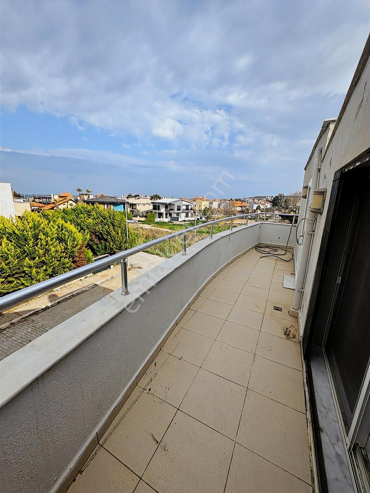 Urla Atatürk Mah Köşe Ve Mükemmel Konum Kiralık Villa - Görsel 3