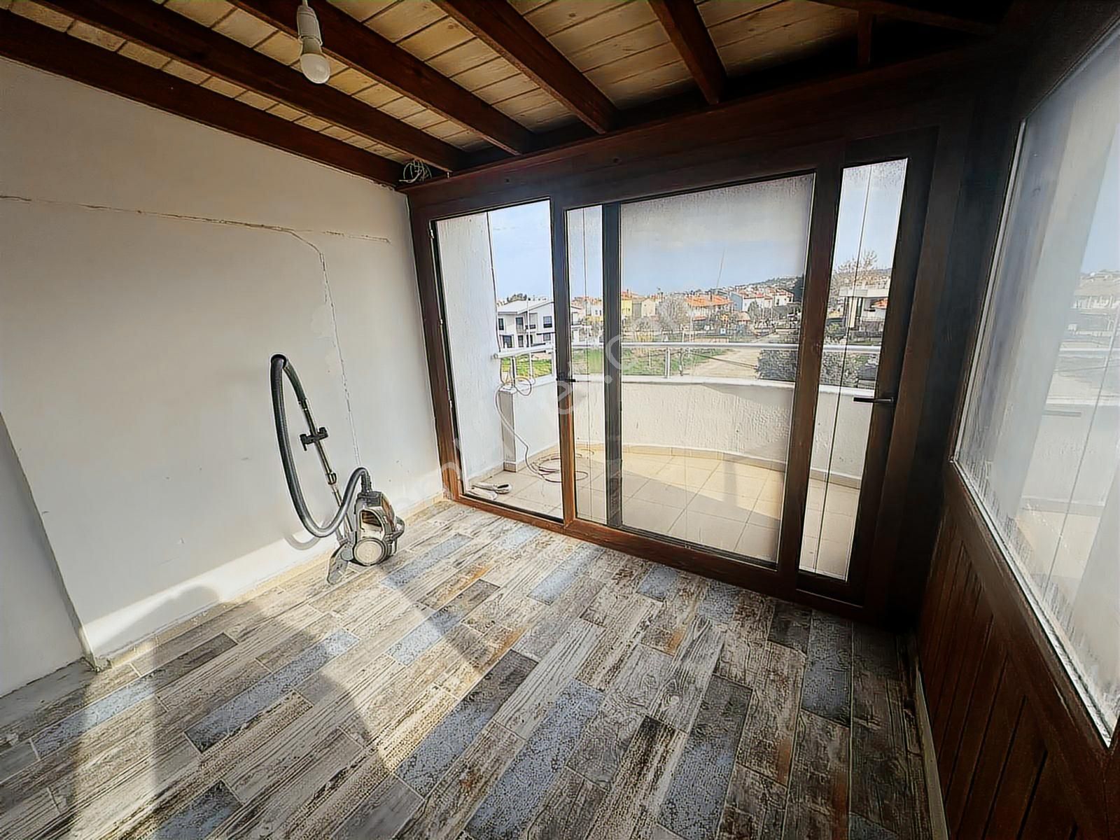 Urla Atatürk Mah Köşe Ve Mükemmel Konum Kiralık Villa - Görsel 9