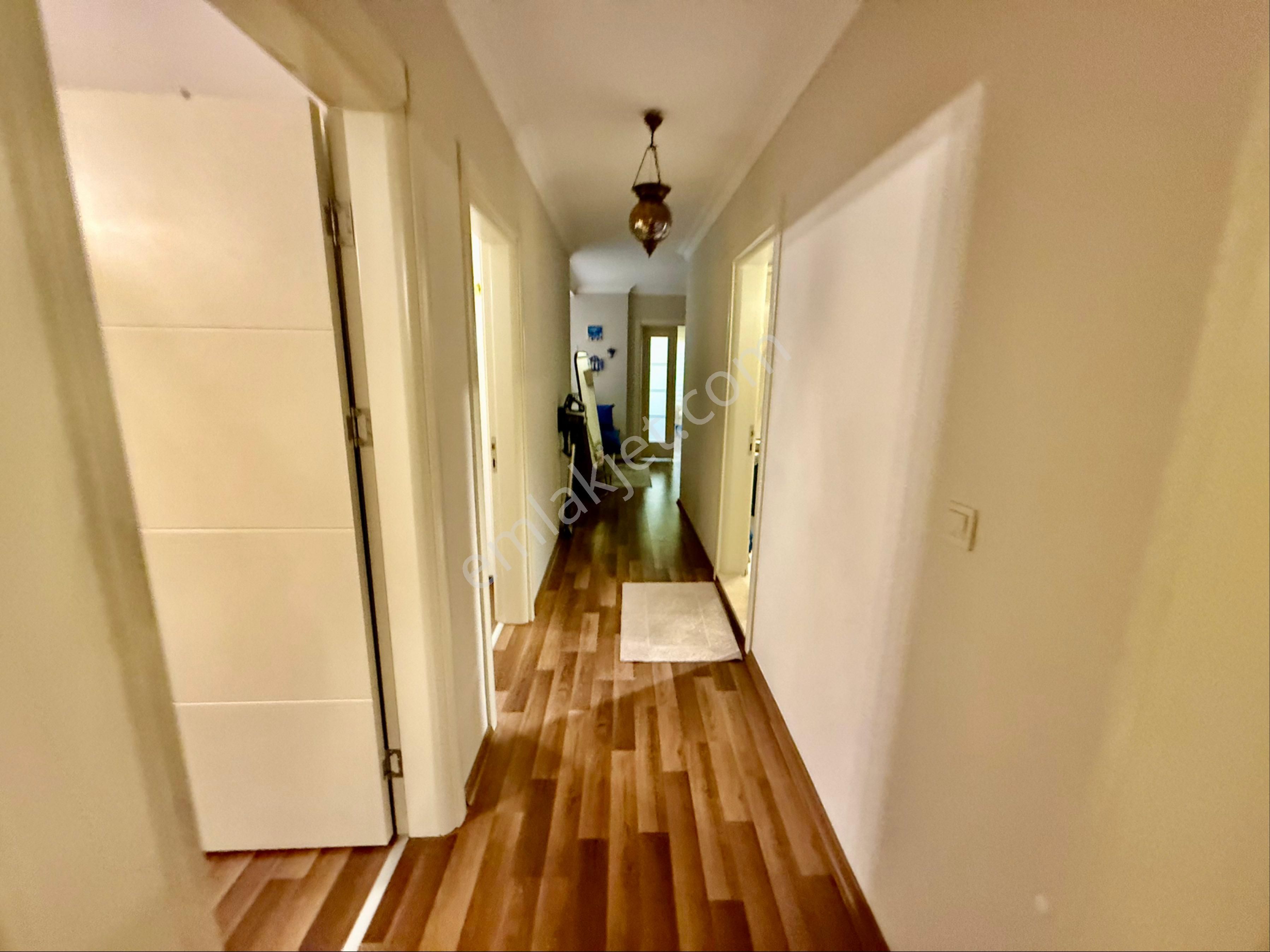 Deniz Manzaralı Bahçe Kullanımlı 3+1 170m2 Daire - Görsel 13