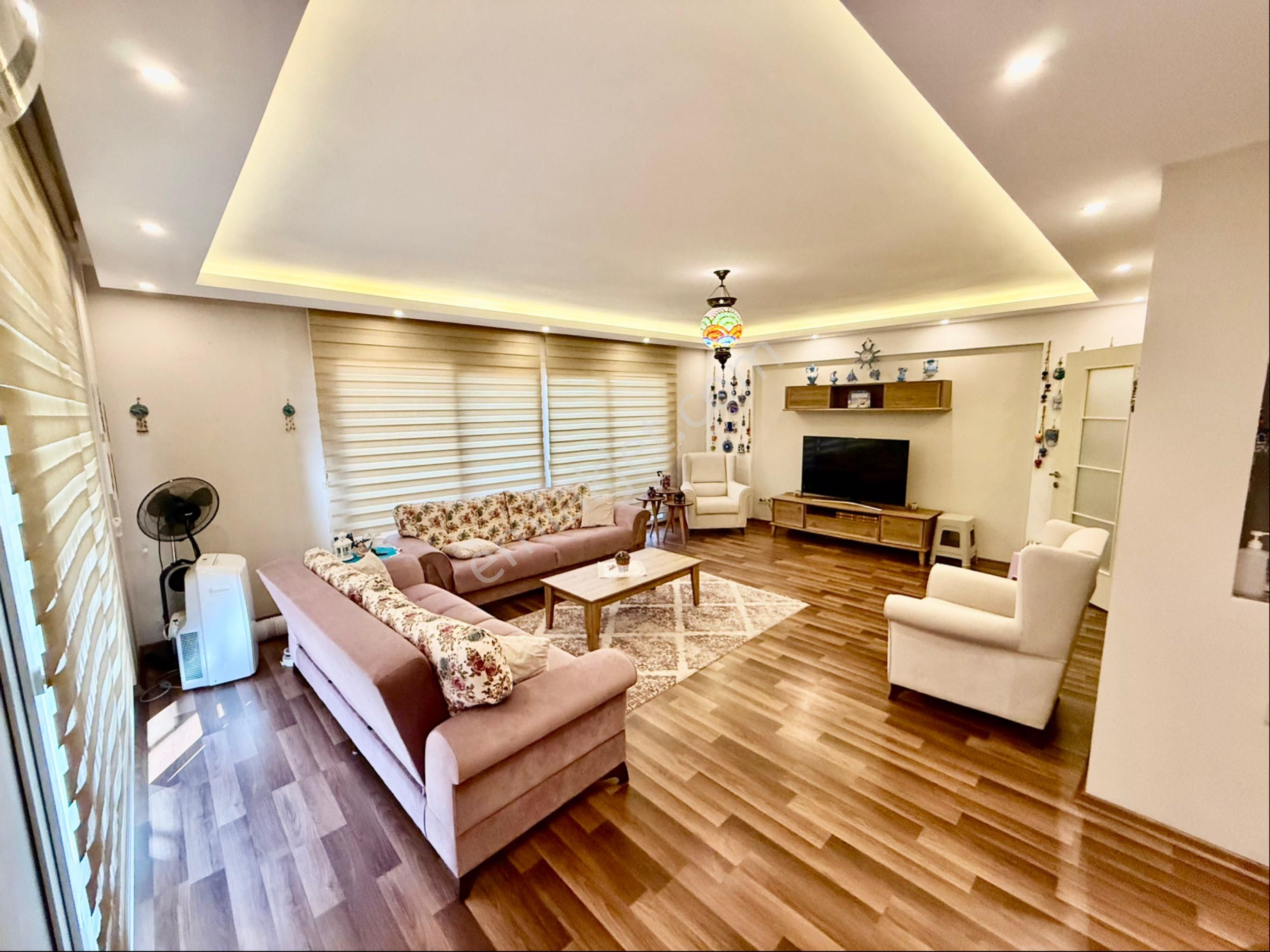Deniz Manzaralı Bahçe Kullanımlı 3+1 170m2 Daire - Görsel 16