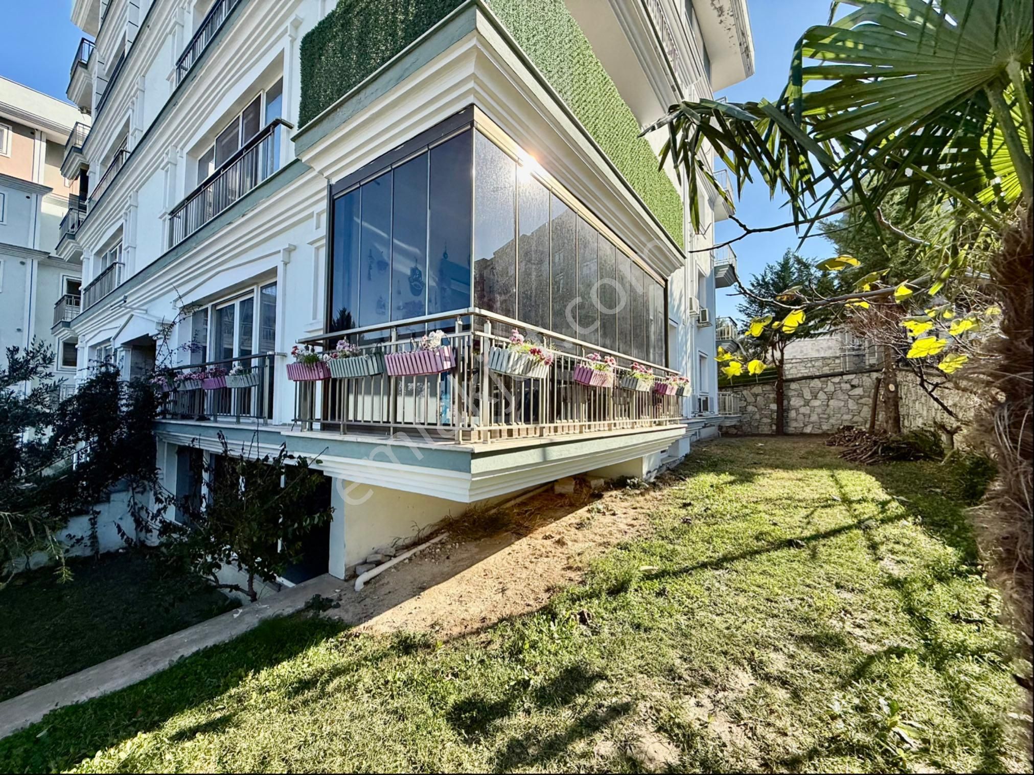 Deniz Manzaralı Bahçe Kullanımlı 3+1 170m2 Daire