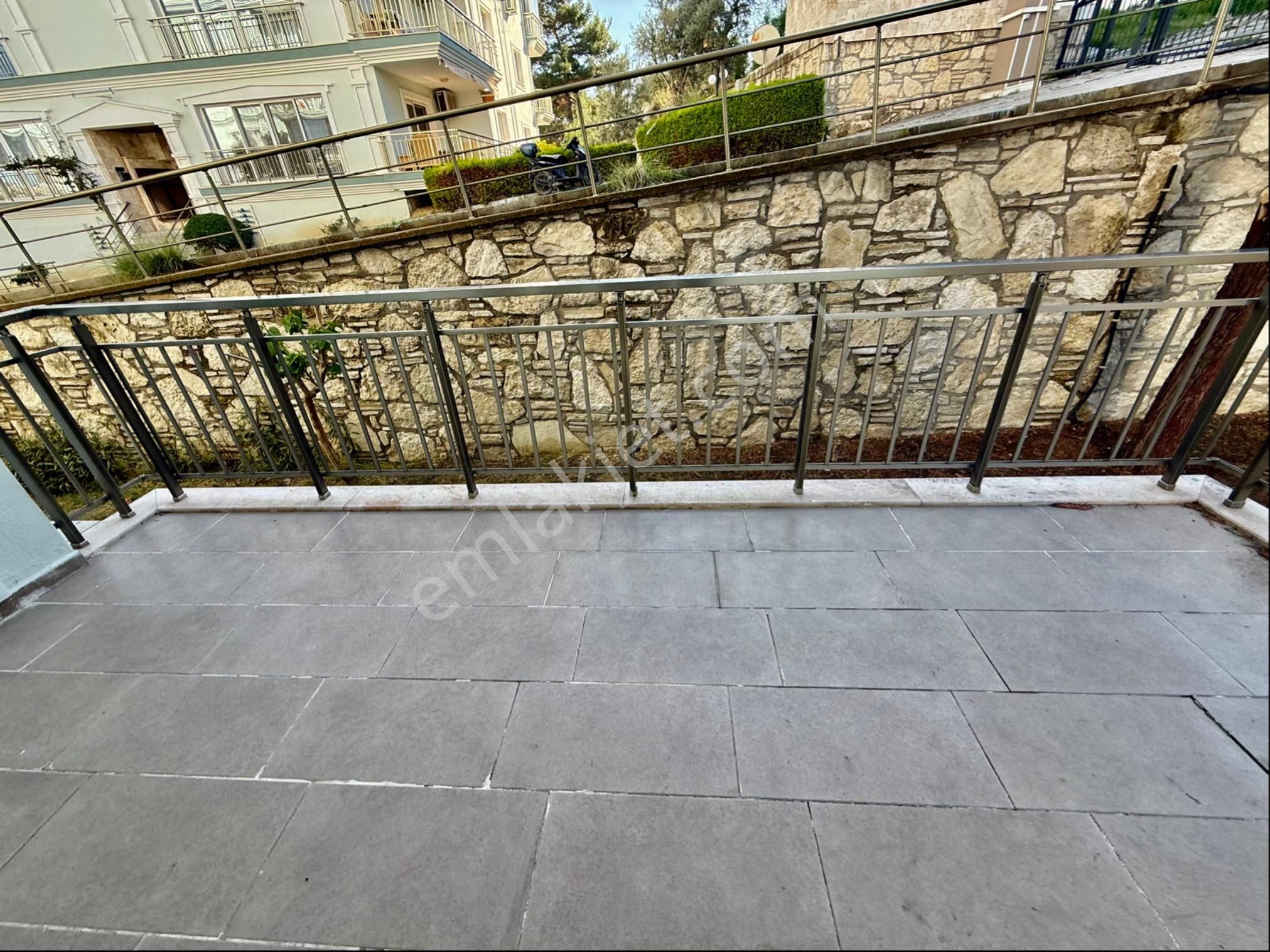 Deniz Manzaralı Bahçe Kullanımlı 3+1 170m2 Daire - Görsel 28