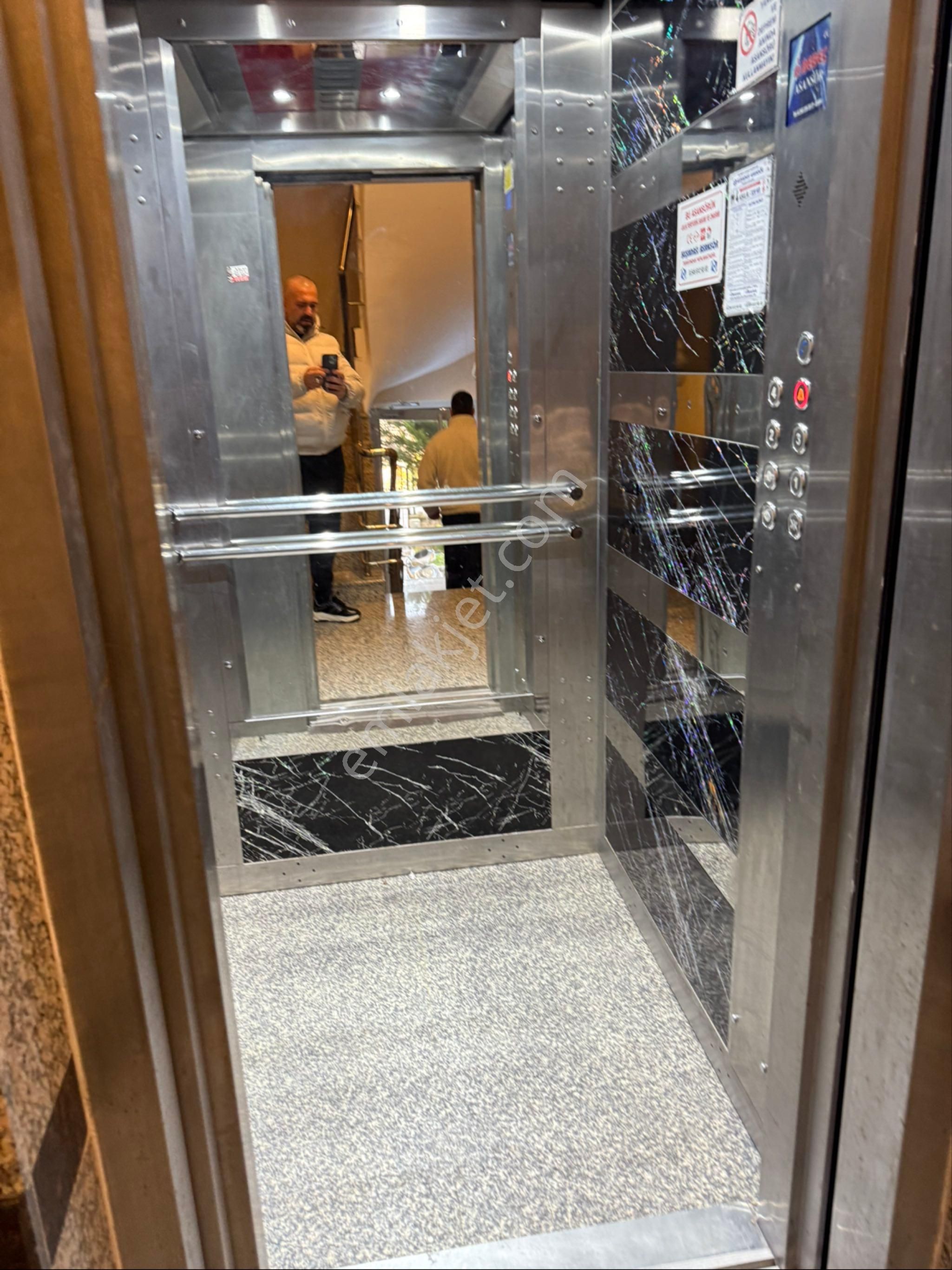 Deniz Manzaralı Bahçe Kullanımlı 3+1 170m2 Daire - Görsel 32