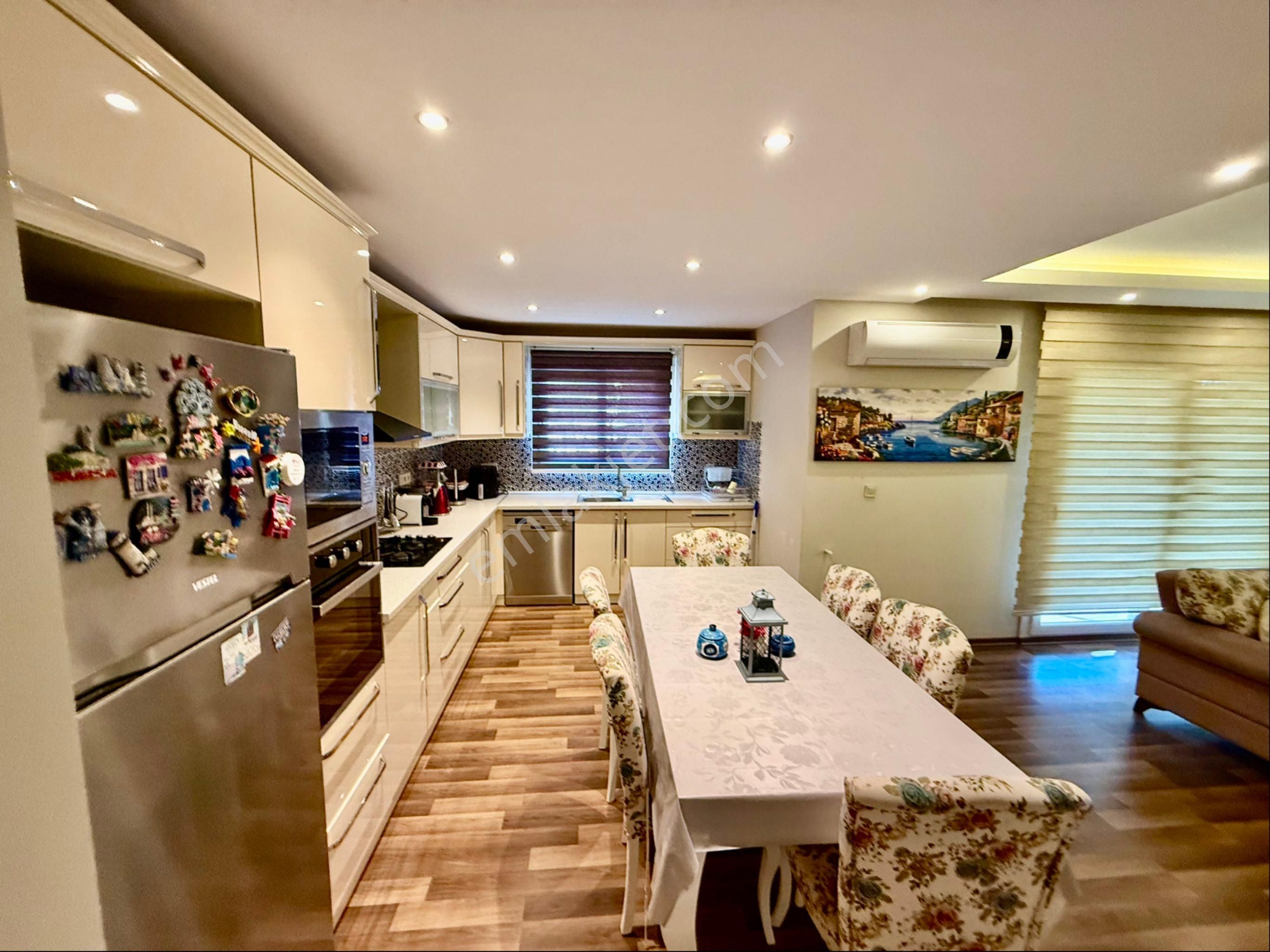 Deniz Manzaralı Bahçe Kullanımlı 3+1 170m2 Daire - Görsel 10