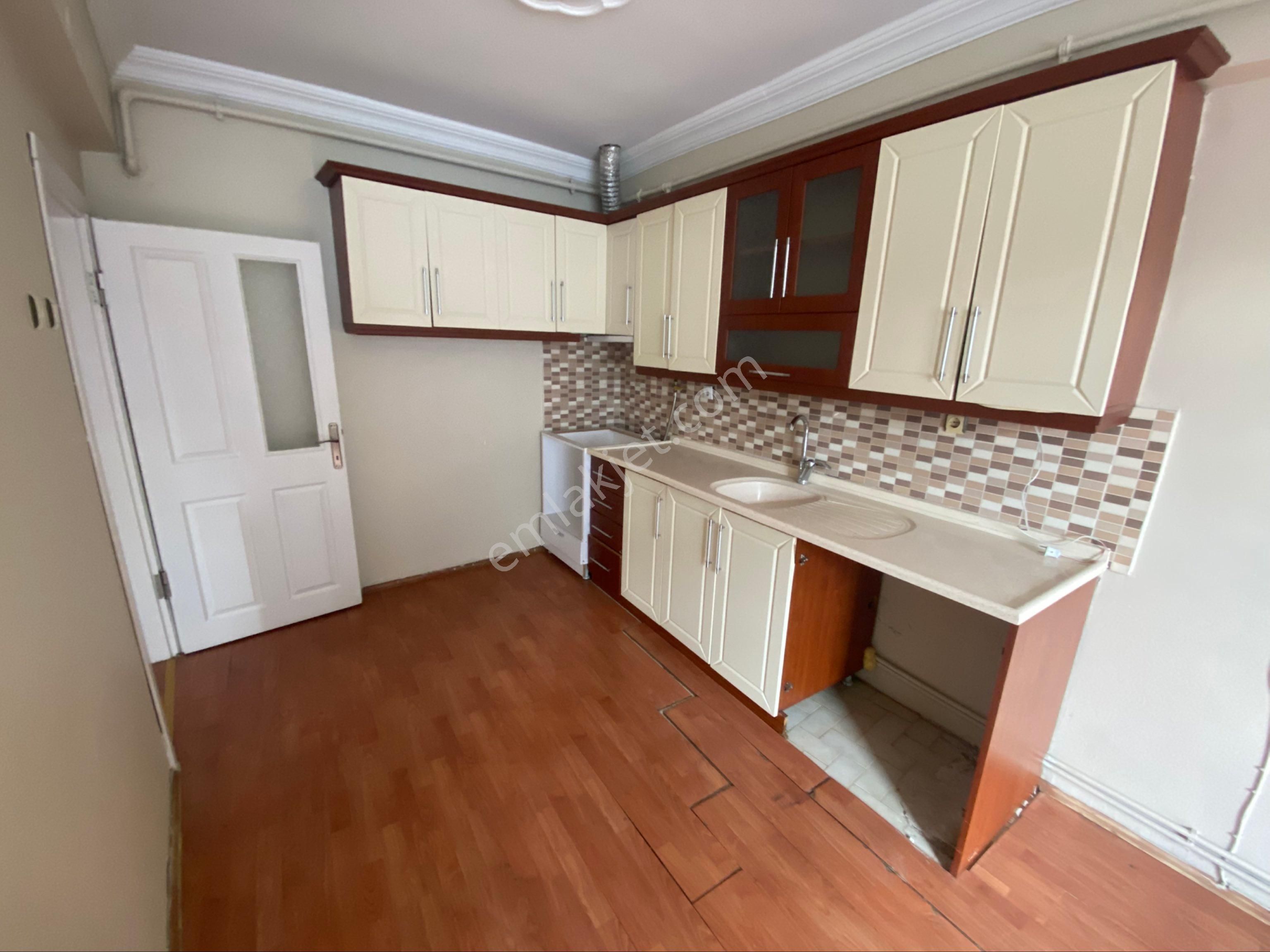 Furkan Emlaktan Kadifekale Mh. 3+1 3.kat 120m2 3 Balkonlu Satılık Fırsat Daire - Görsel 3