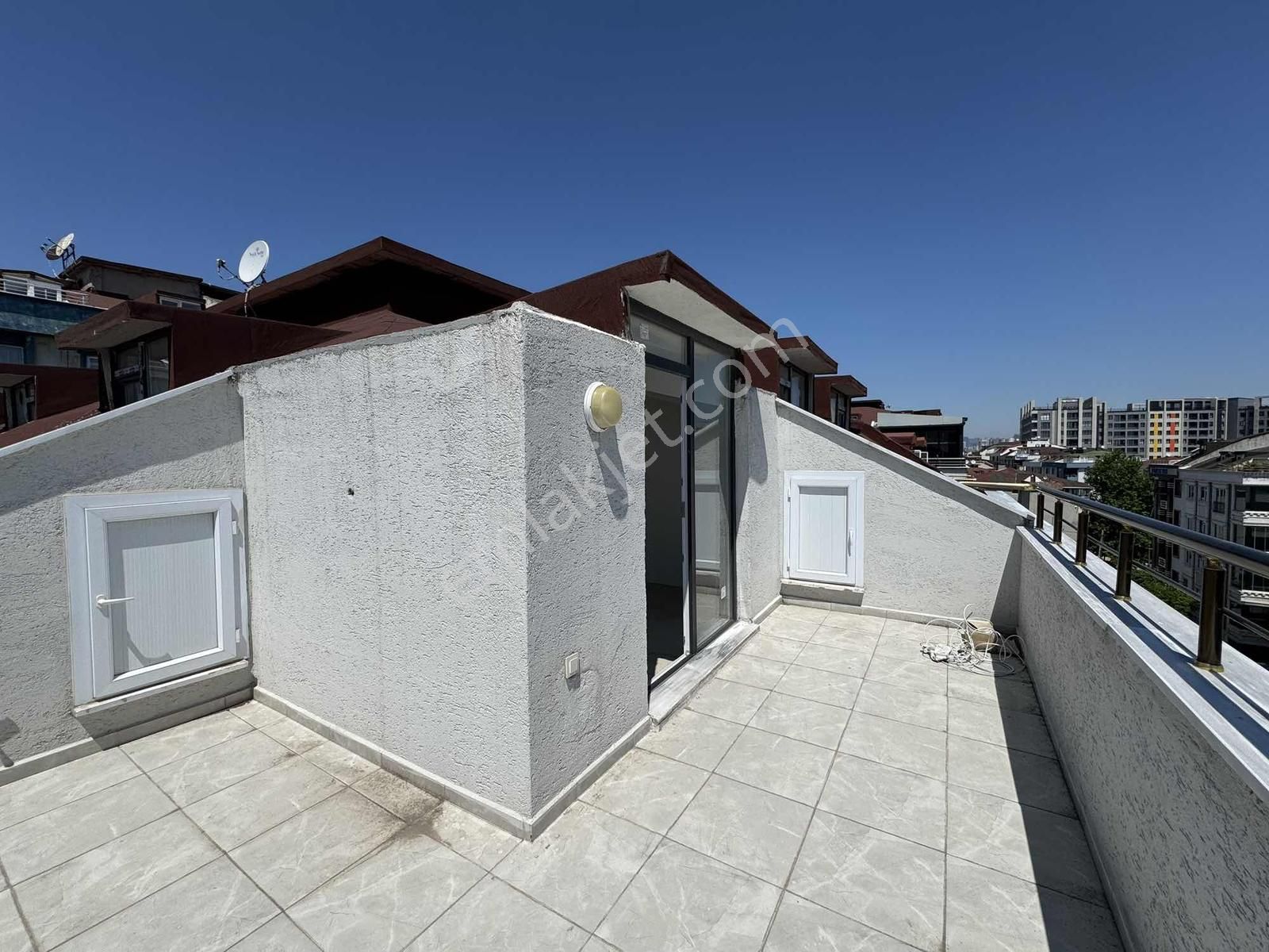 Beylikdüzü Yakuplu Mah 3+2 Deniz Manzaralı Kiralık Dubleks - Görsel 2