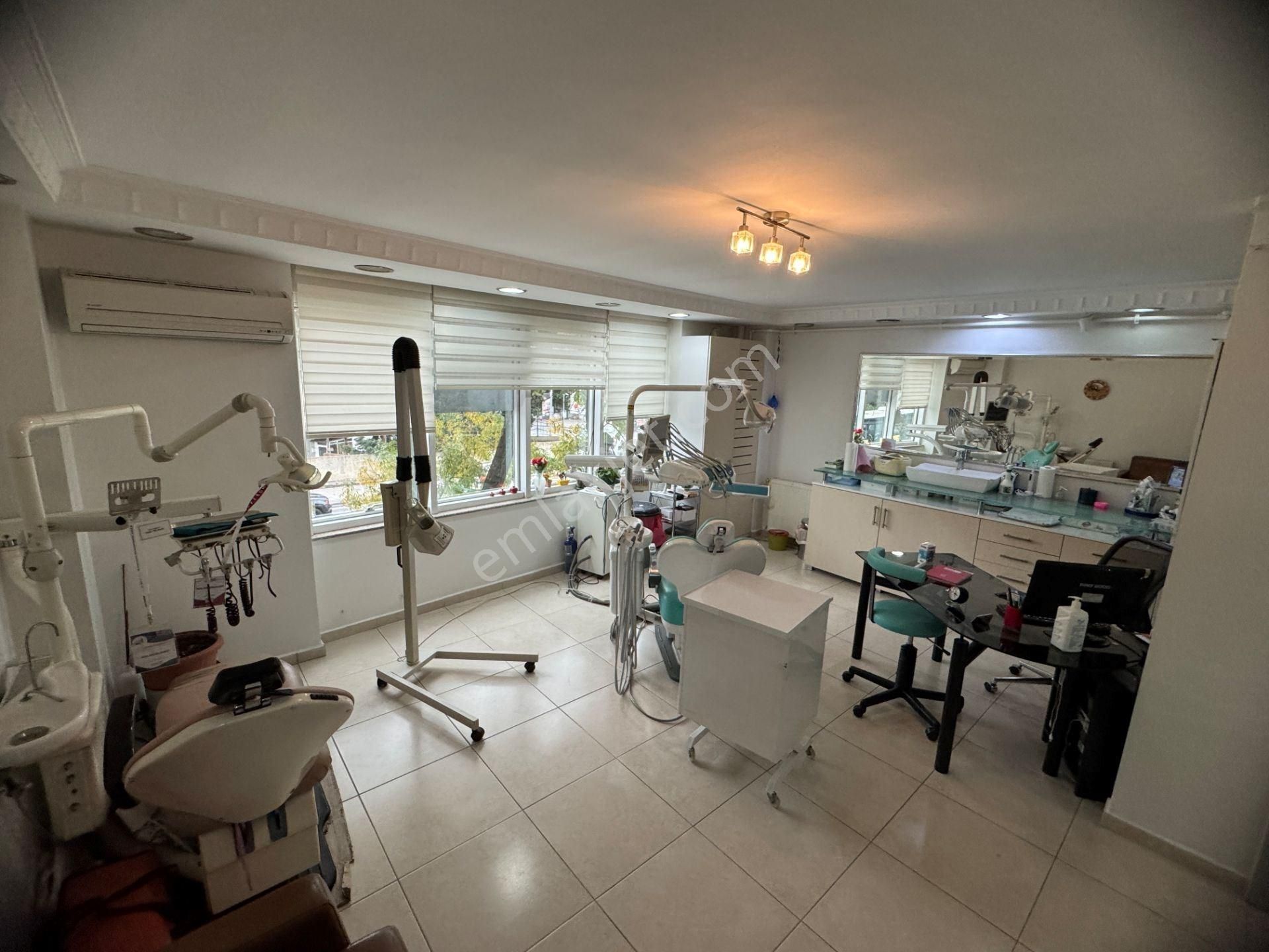 Üsküdar Bağlarbaşı Merkezde 20 Yıllık Diş Muayenehanesi Devren Satılık