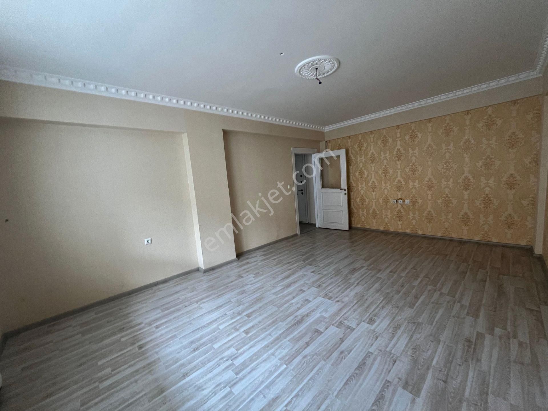 Kanuni Mahallesi'nde 3+1 Ebeveyn Banyolu Daire! - Görsel 13