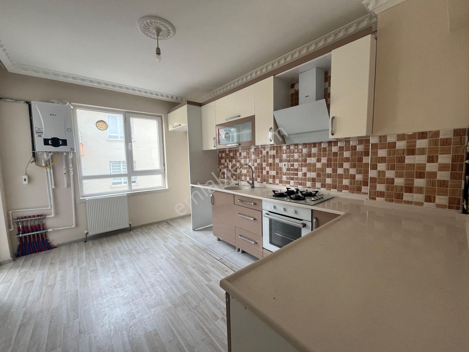 Kanuni Mahallesi'nde 3+1 Ebeveyn Banyolu Daire!