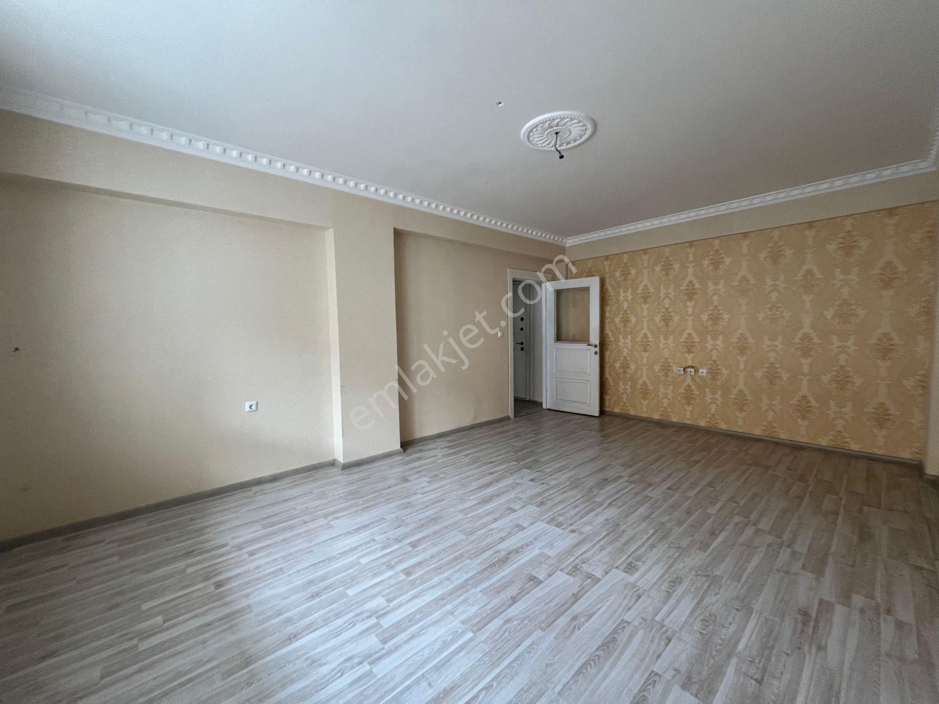 Kanuni Mahallesi'nde 3+1 Ebeveyn Banyolu Daire! - Görsel 12
