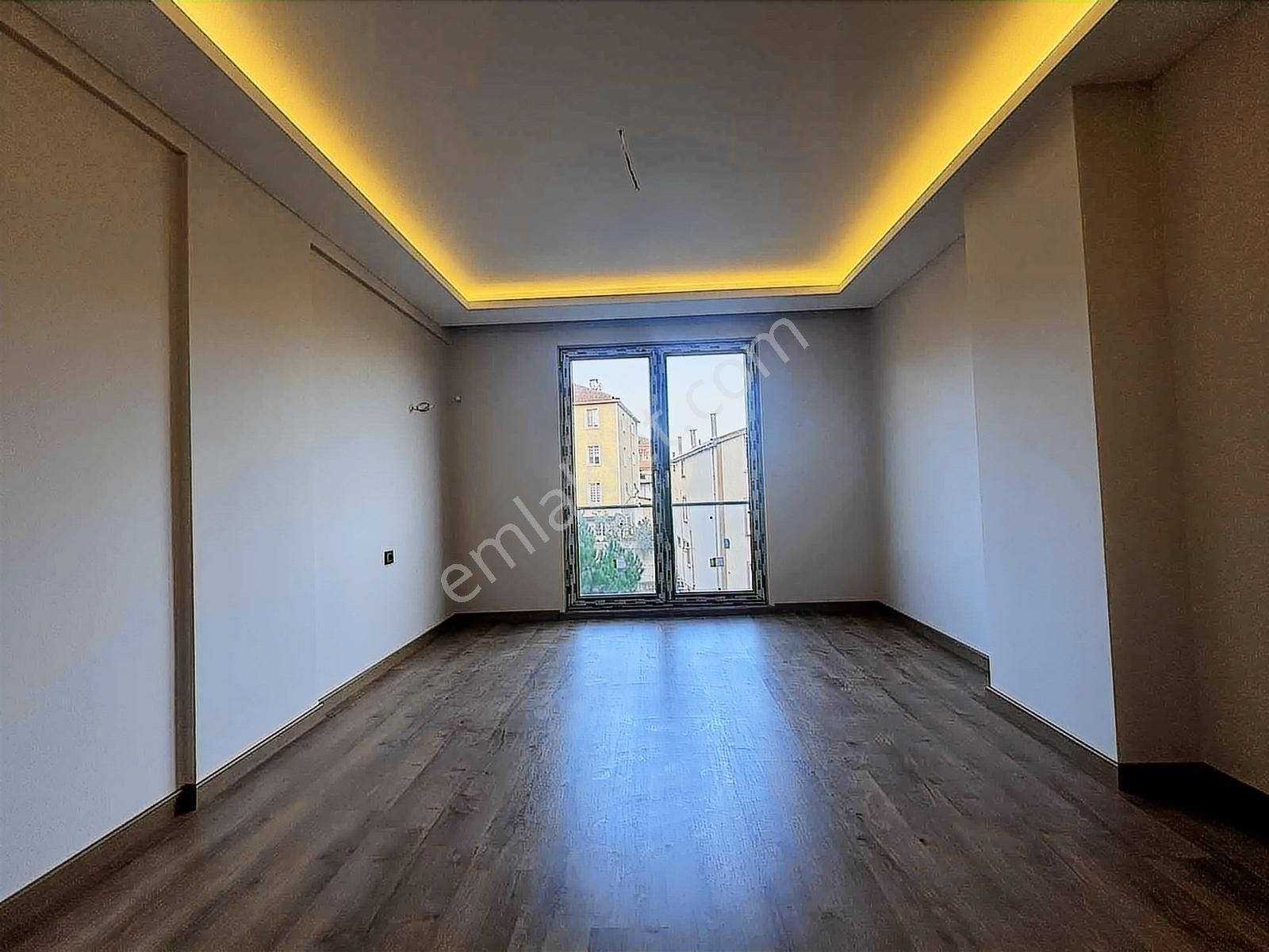 Bahçelievler Mh Hasbahçe Sitesinde Süper Konumda 3,5+1 Lüx Daire - Görsel 11