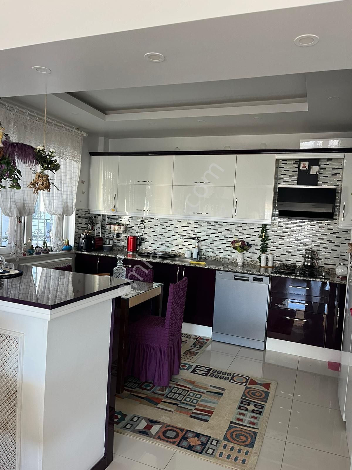 Ege Mahallesi'nde Havuzlu Site İçerisinde 3+1 Satılık Daire - Görsel 2