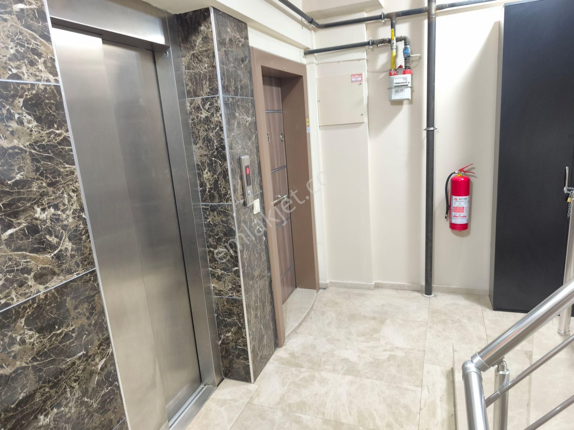 Gazi Mahallesi Merkezi Konumda Arakat Lüks Eşyalı Kiralık 3+1 Daire - Görsel 34