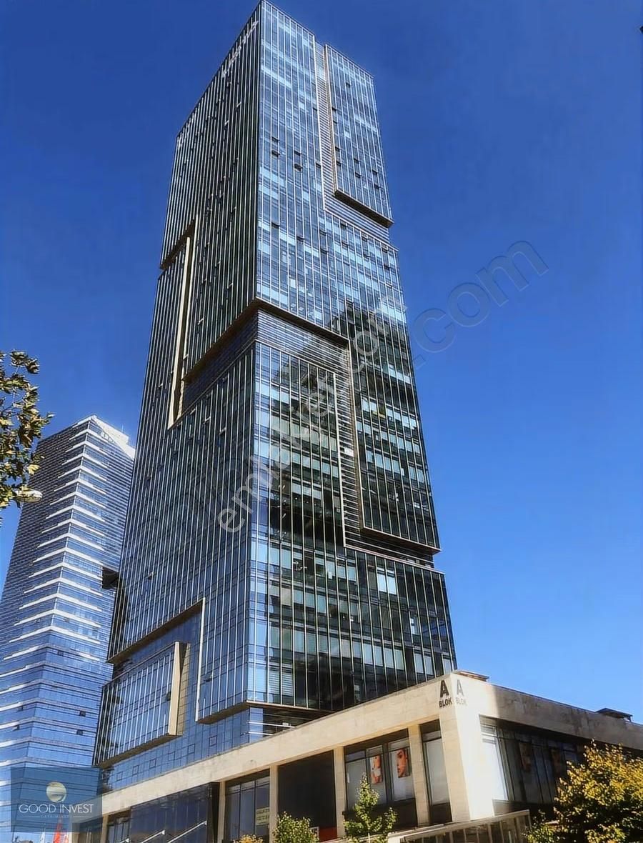 1071 Usta Plaza Yapılı 100 Metrekare Manzaralı Köşe Ofis