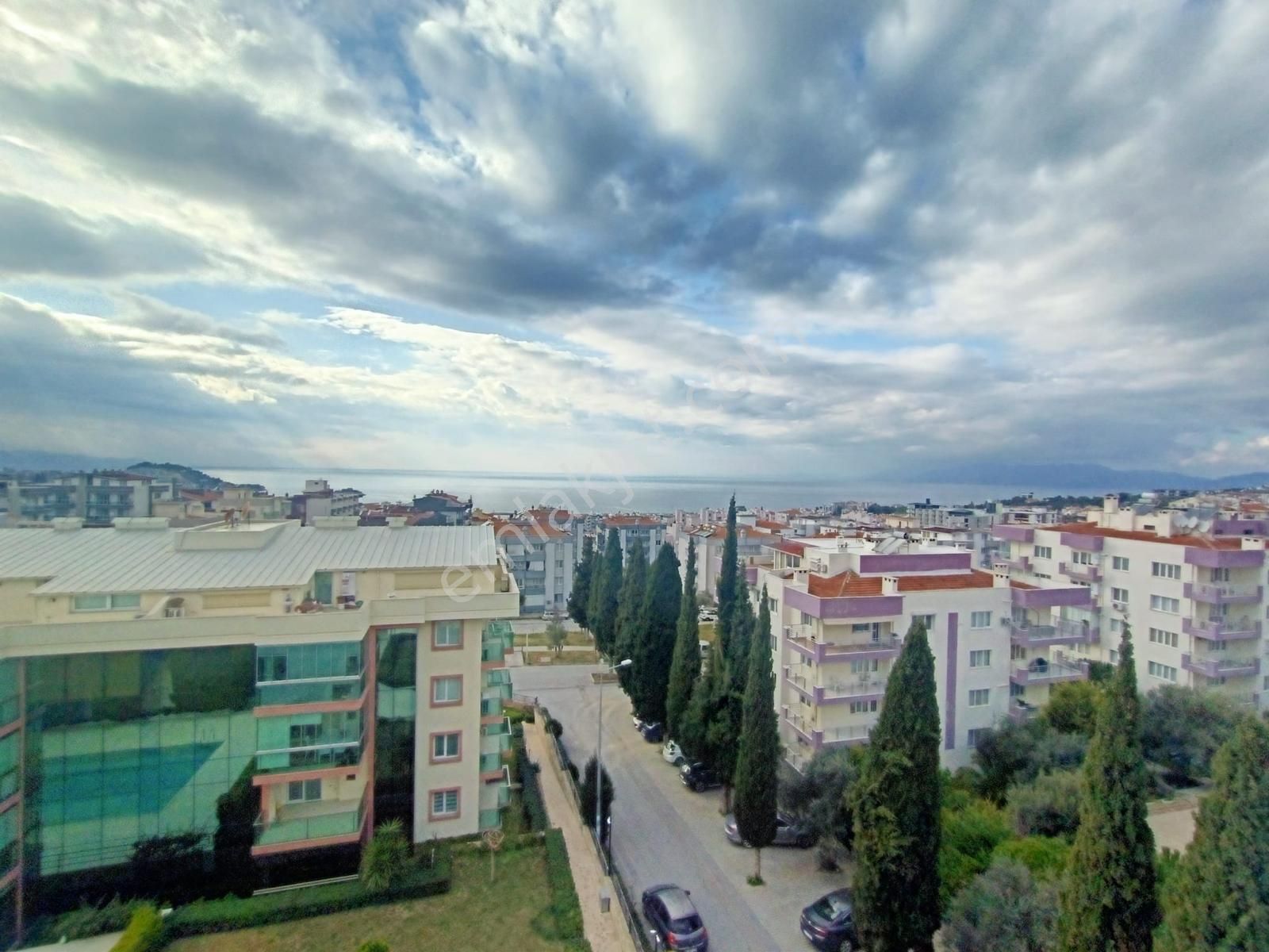 Ege Mahallesi'nde Deniz Manzaralı Çatı Dubleks Daire - Görsel 3