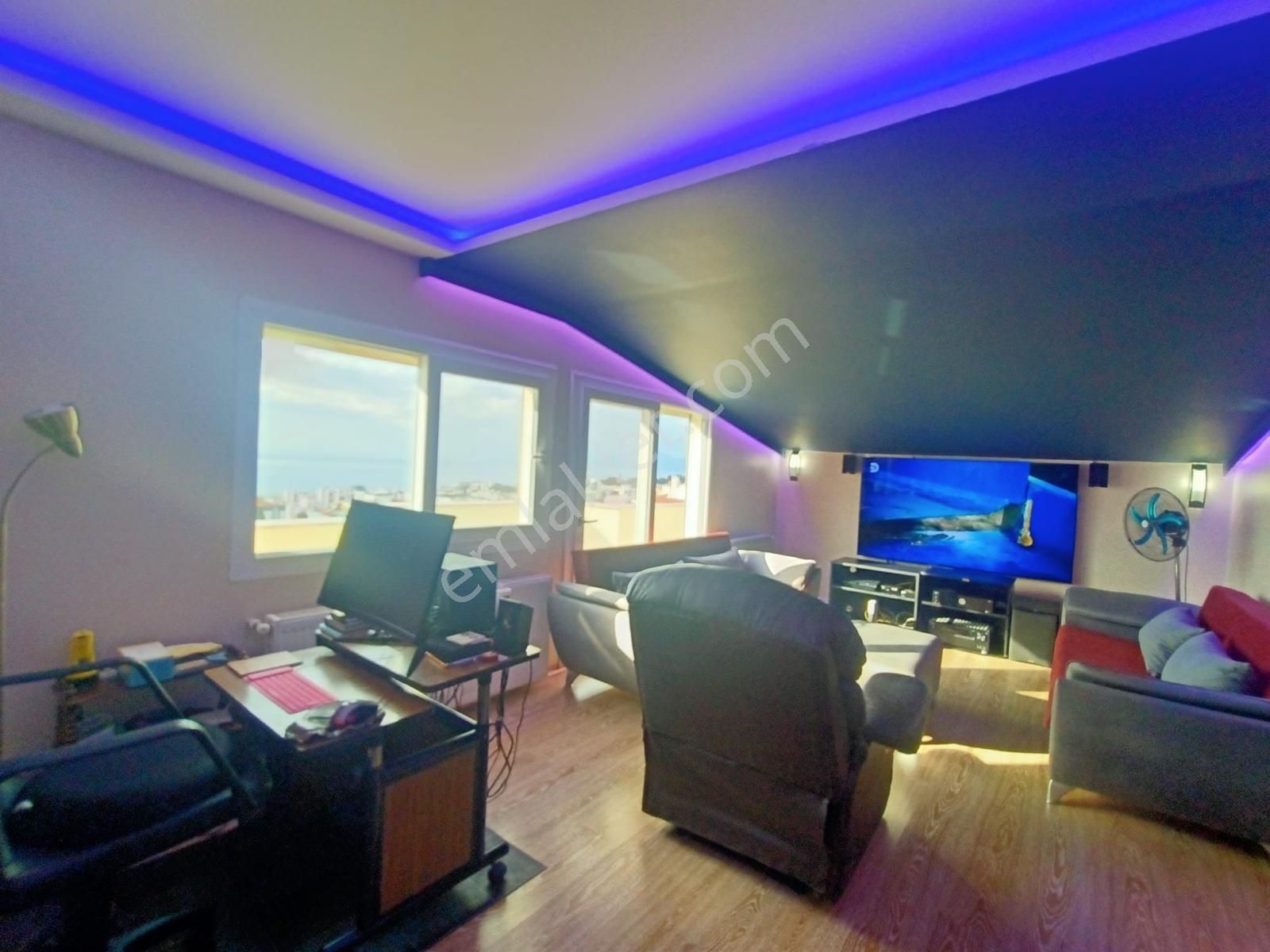 Ege Mahallesi'nde Deniz Manzaralı Çatı Dubleks Daire - Görsel 7