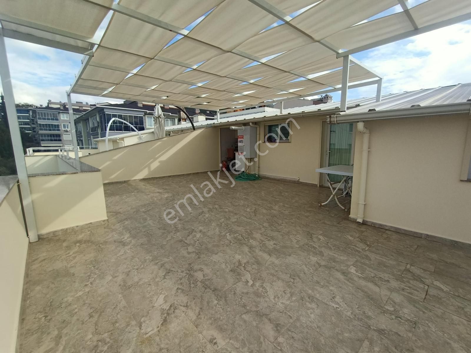 Ege Mahallesi'nde Deniz Manzaralı Çatı Dubleks Daire - Görsel 2