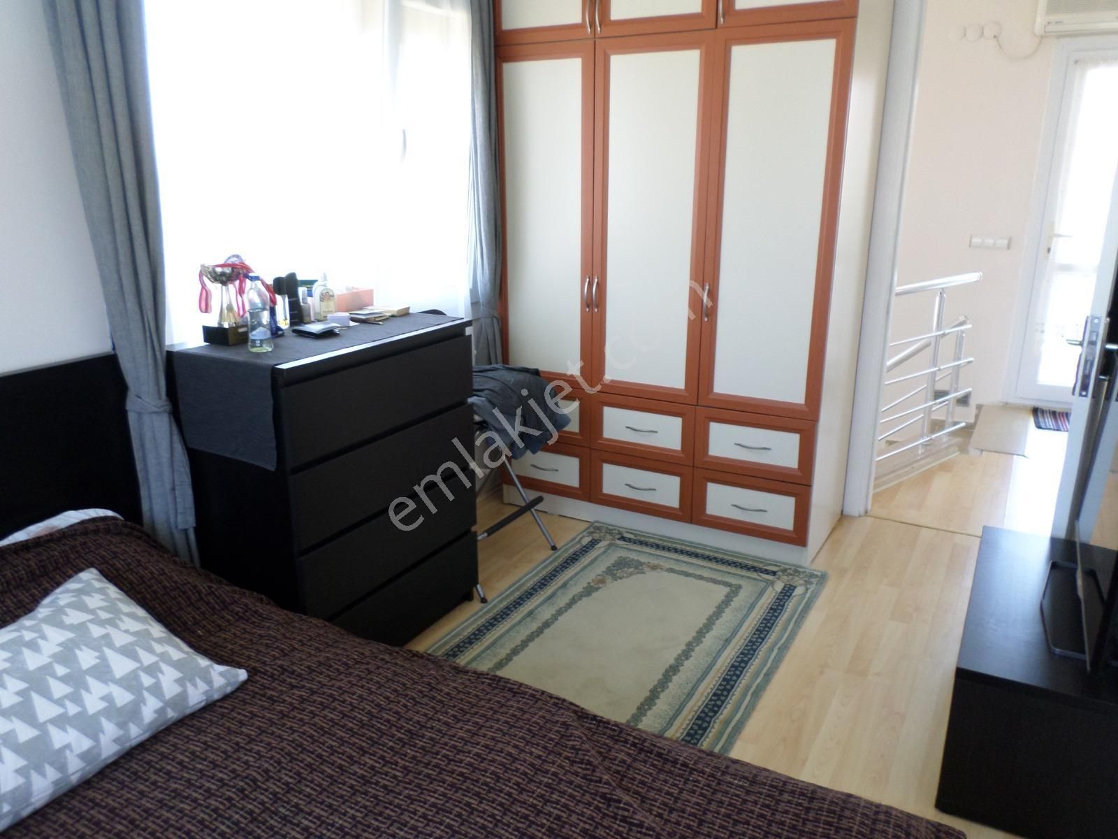 Urla Çeşmealtı'nda Havuzlu Site İçinde 3+1 Kiralık Villa - Görsel 15