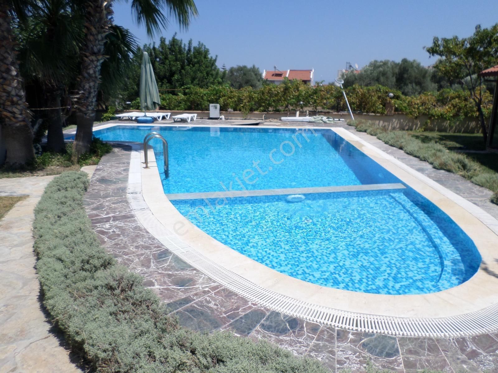 Urla Çeşmealtı'nda Havuzlu Site İçinde 3+1 Kiralık Villa - Görsel 2