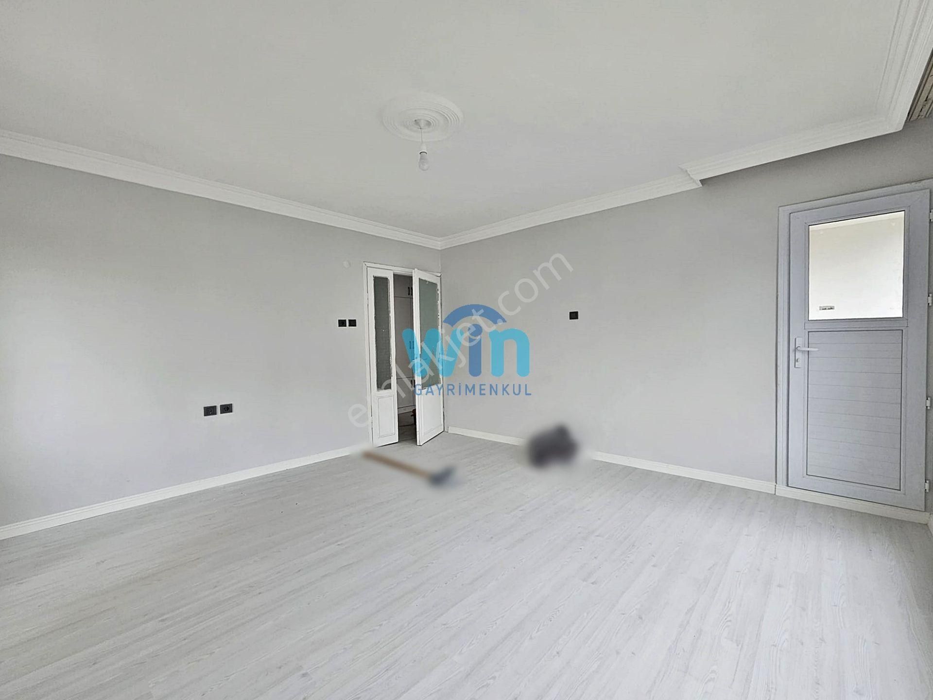 Win'den Mezitlide Yeni Tadilatı Yapılmış Havuzlu Sitede Kiralık 3+1 Daire - Görsel 4