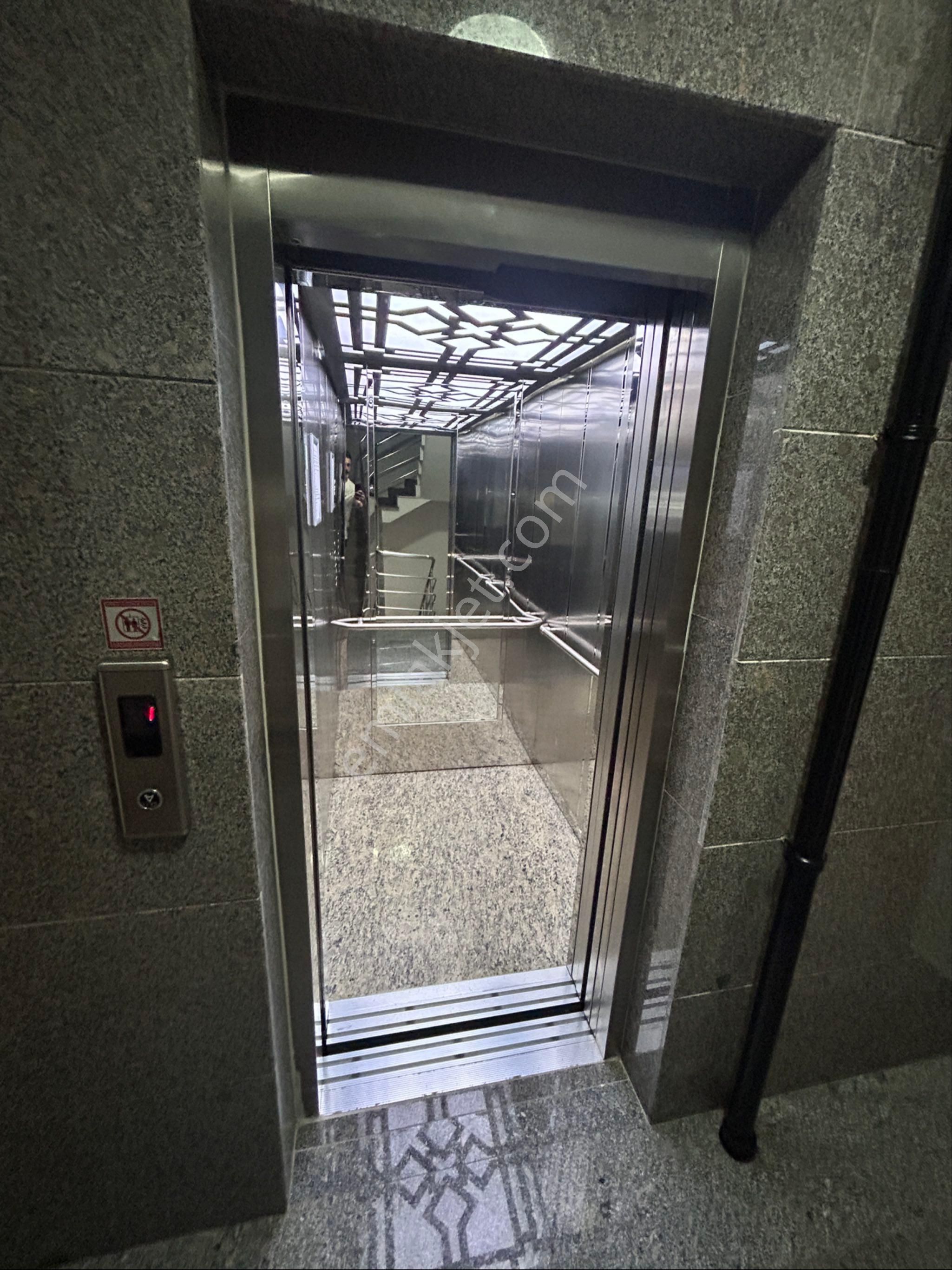 Trabzon Pelitli De Satılık 2+1 Daire - Görsel 3