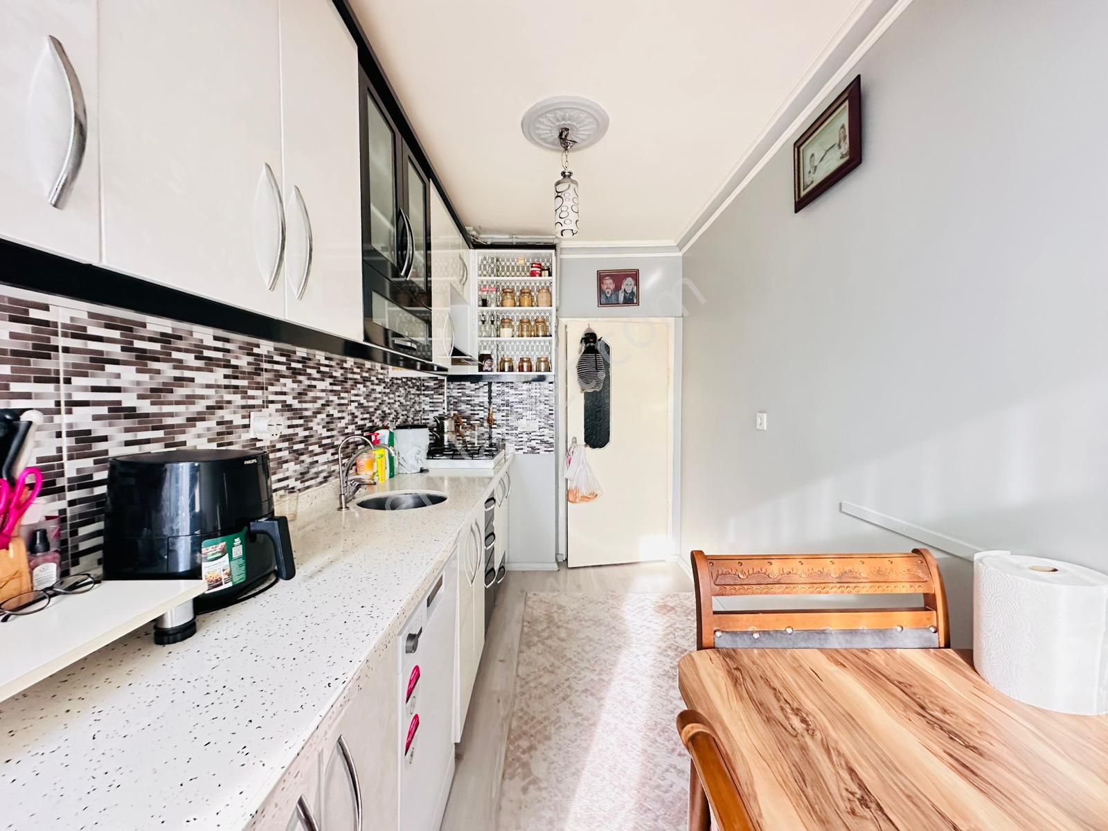 Kalecik Emlak'tan Merkez Mah'de 1.katta G.cephe Masrafsız 3+1 - Görsel 4