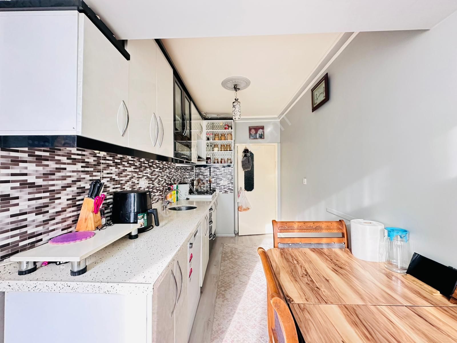 Kalecik Emlak'tan Merkez Mah'de 1.katta G.cephe Masrafsız 3+1 - Görsel 3